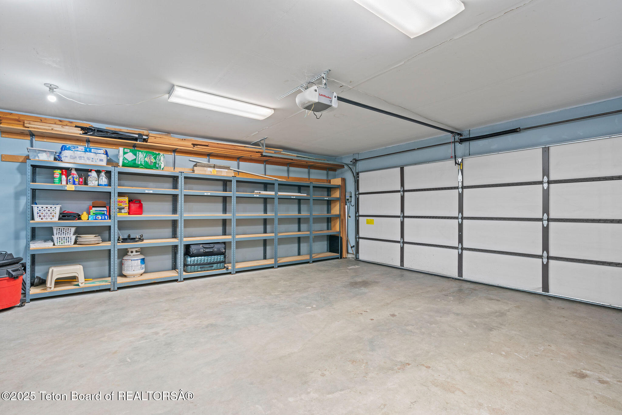 1920 W AMERICAN BRANT Road