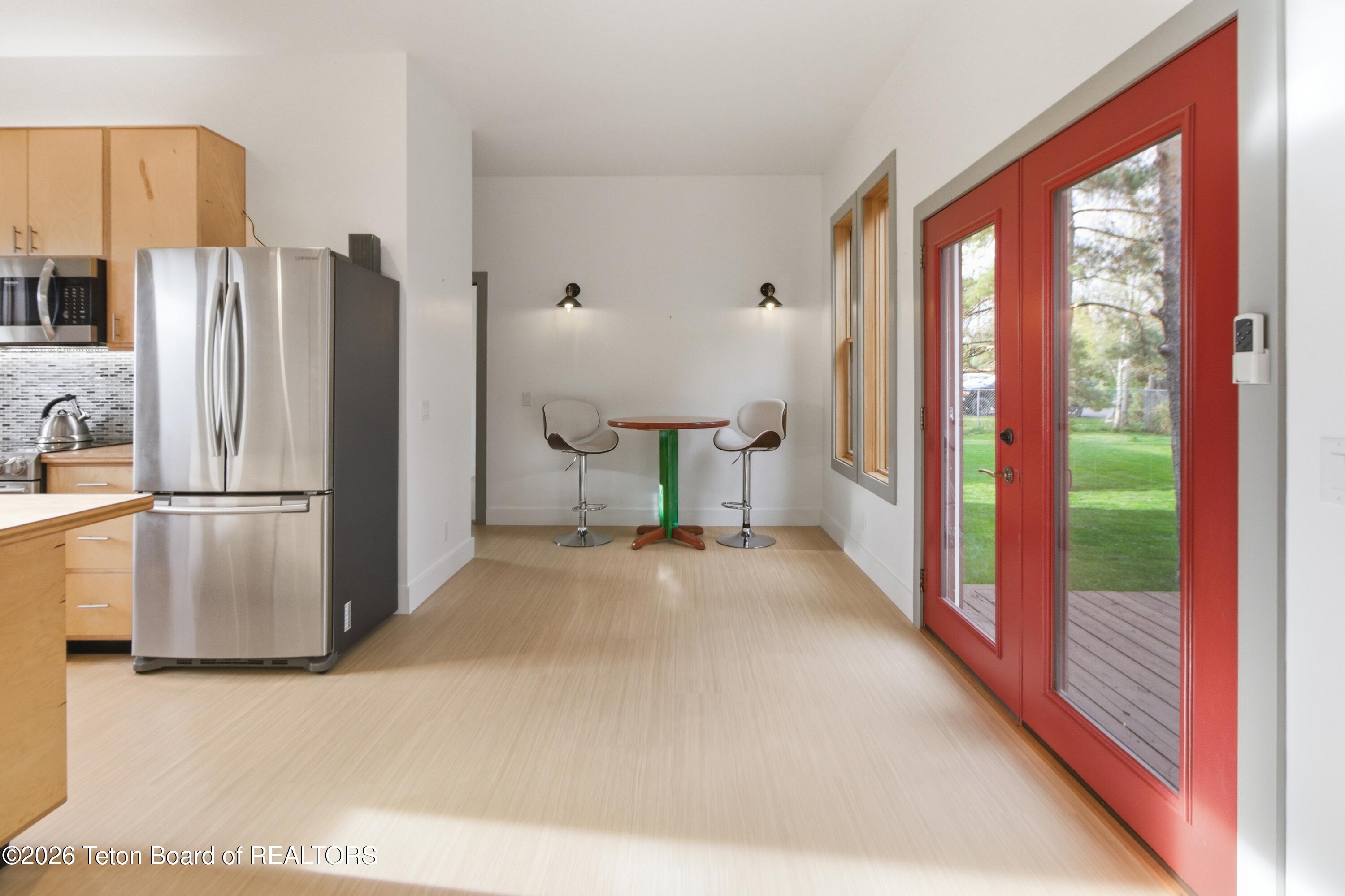155 E FREMONT Avenue
