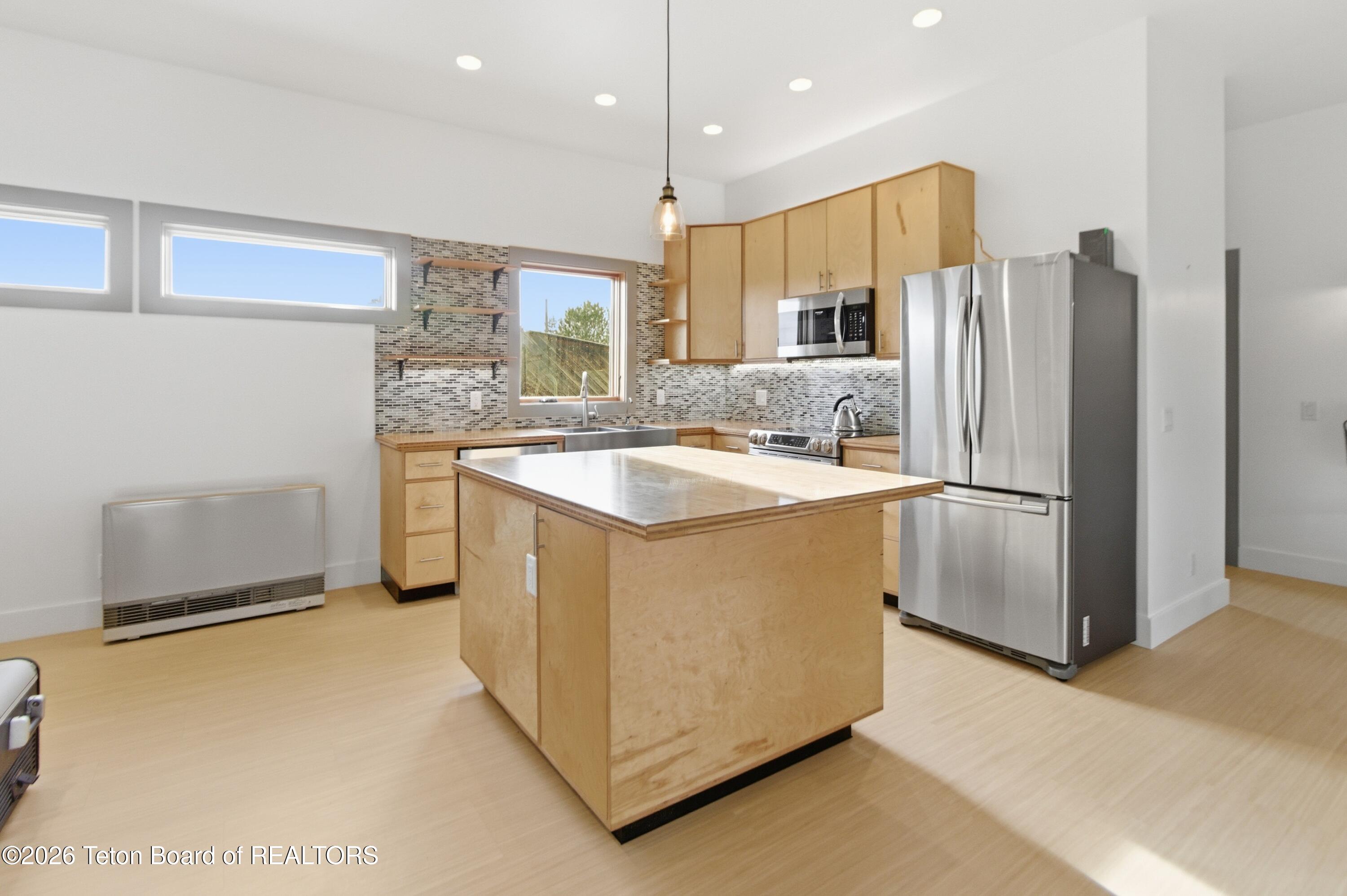 155 E FREMONT Avenue