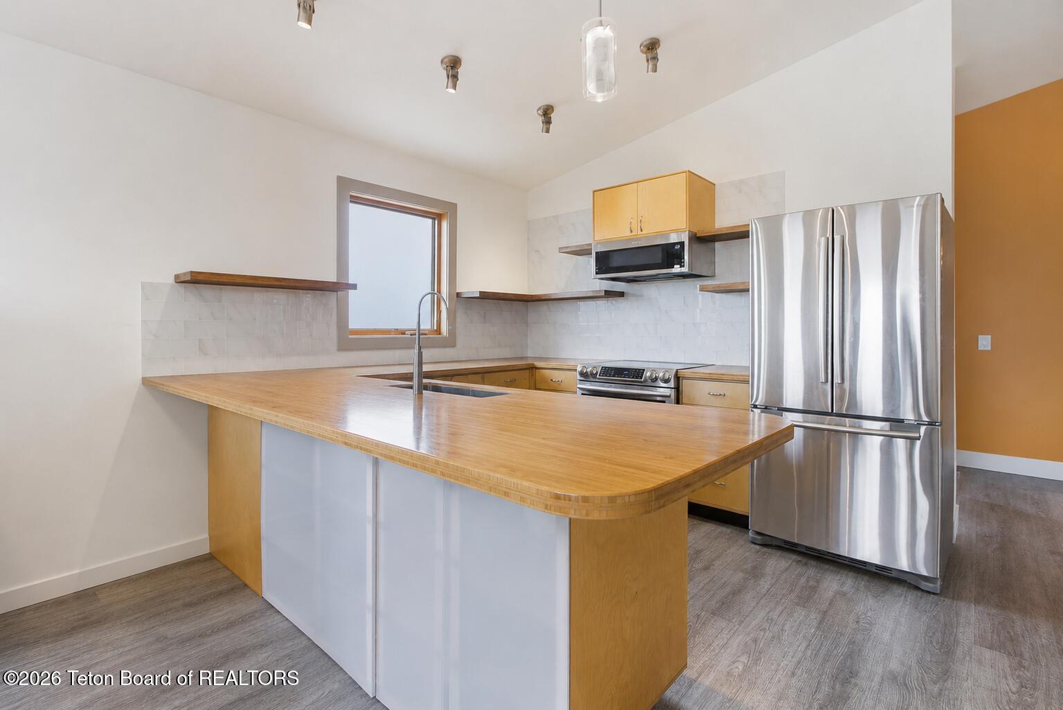 155 E FREMONT Avenue