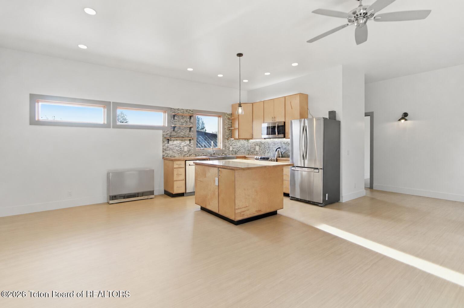 155 E FREMONT Avenue