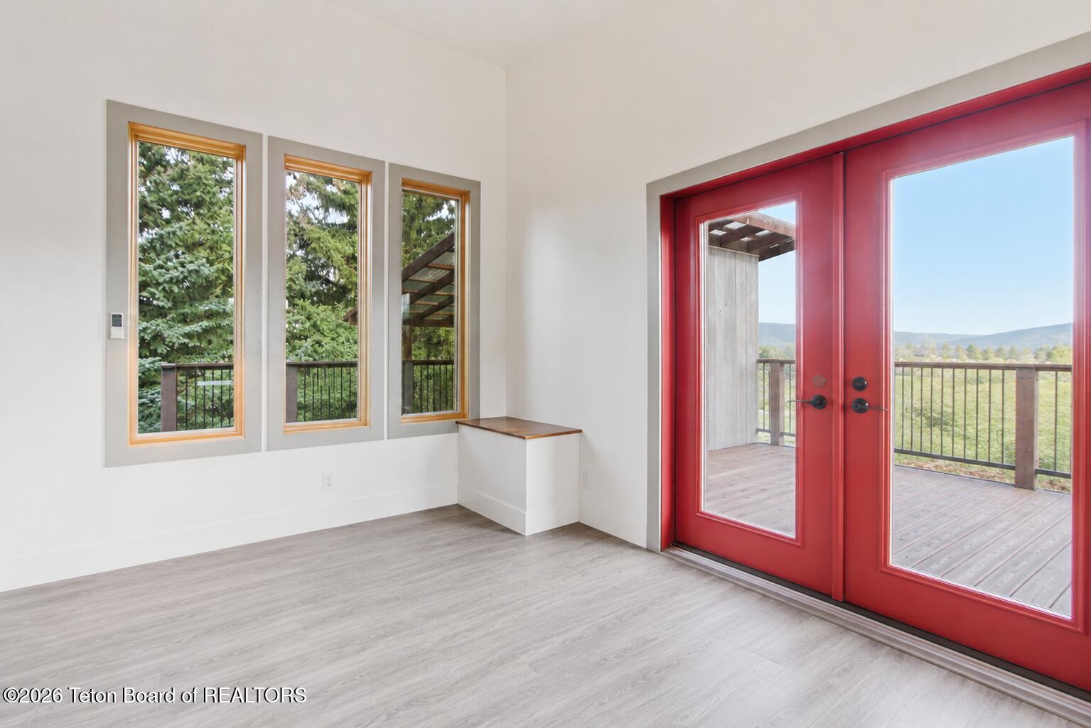 155 E FREMONT Avenue