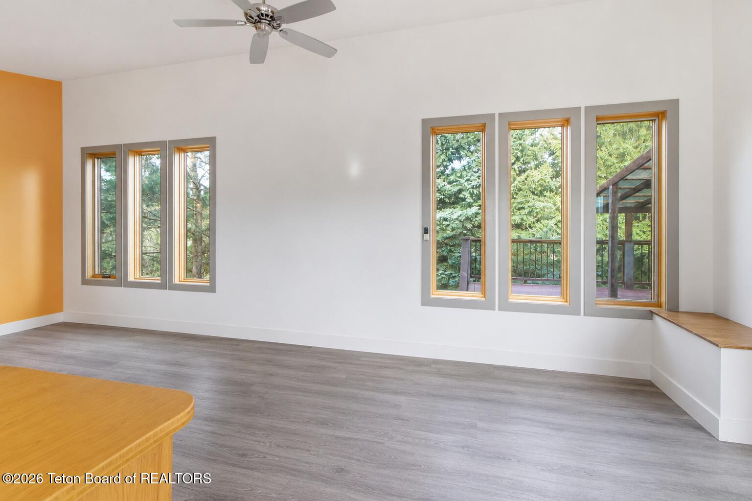 155 E FREMONT Avenue