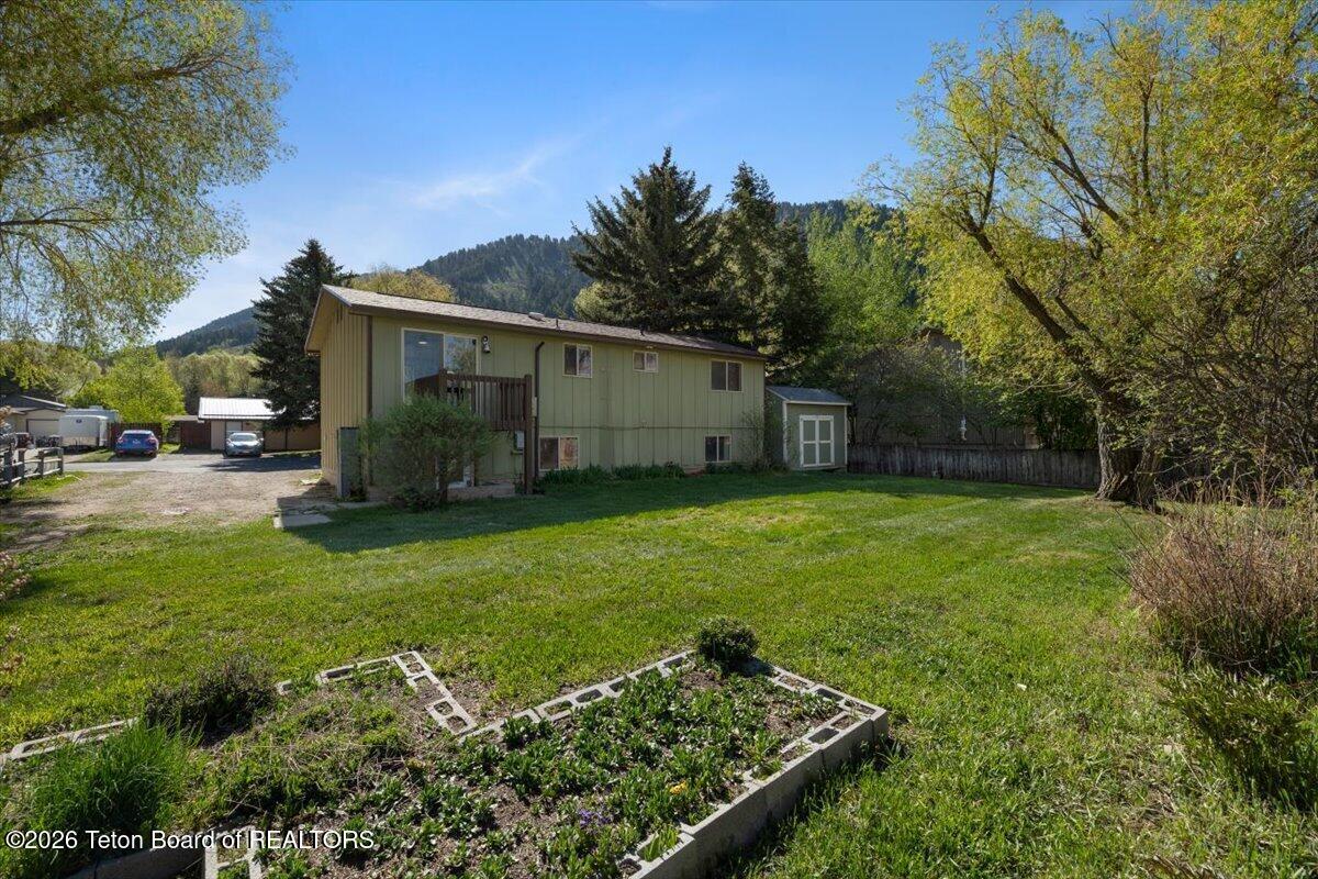 195 CRABTREE Lane