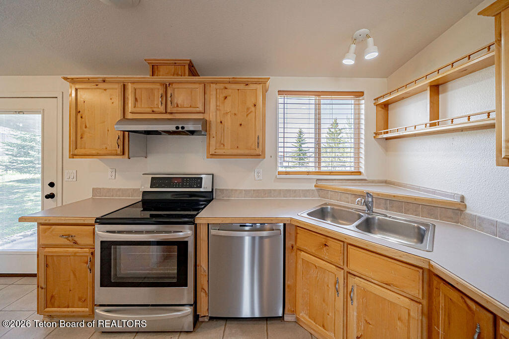 16 JACKALOPE Drive