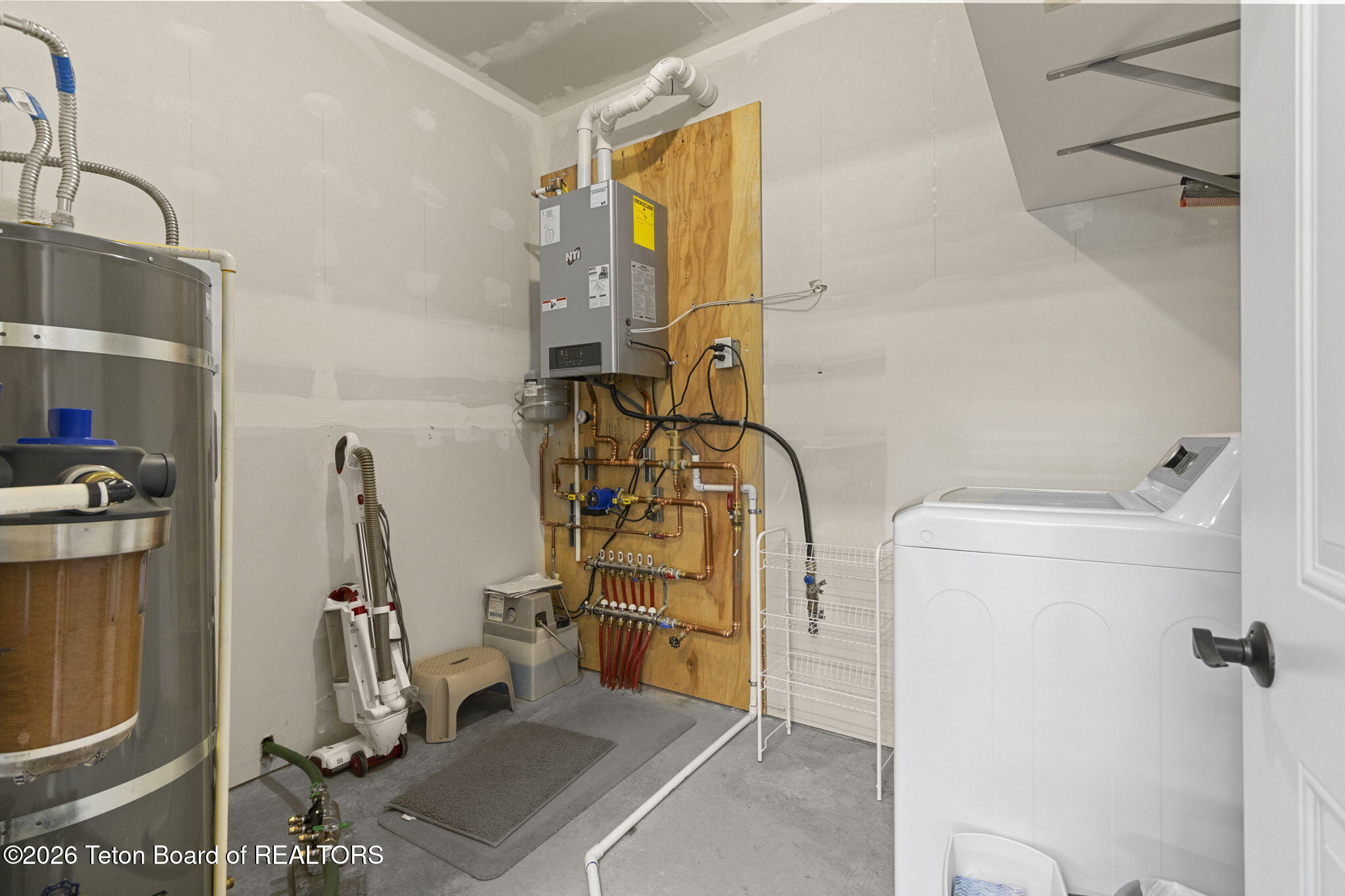 4433 LOS PINOS Drive