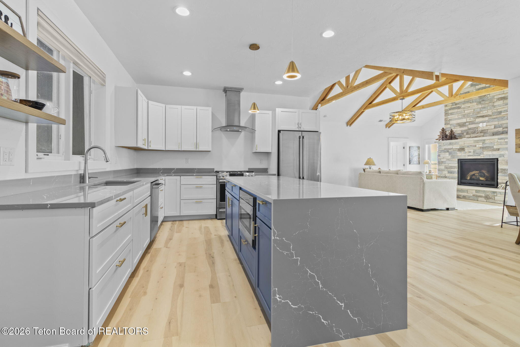 4433 LOS PINOS Drive