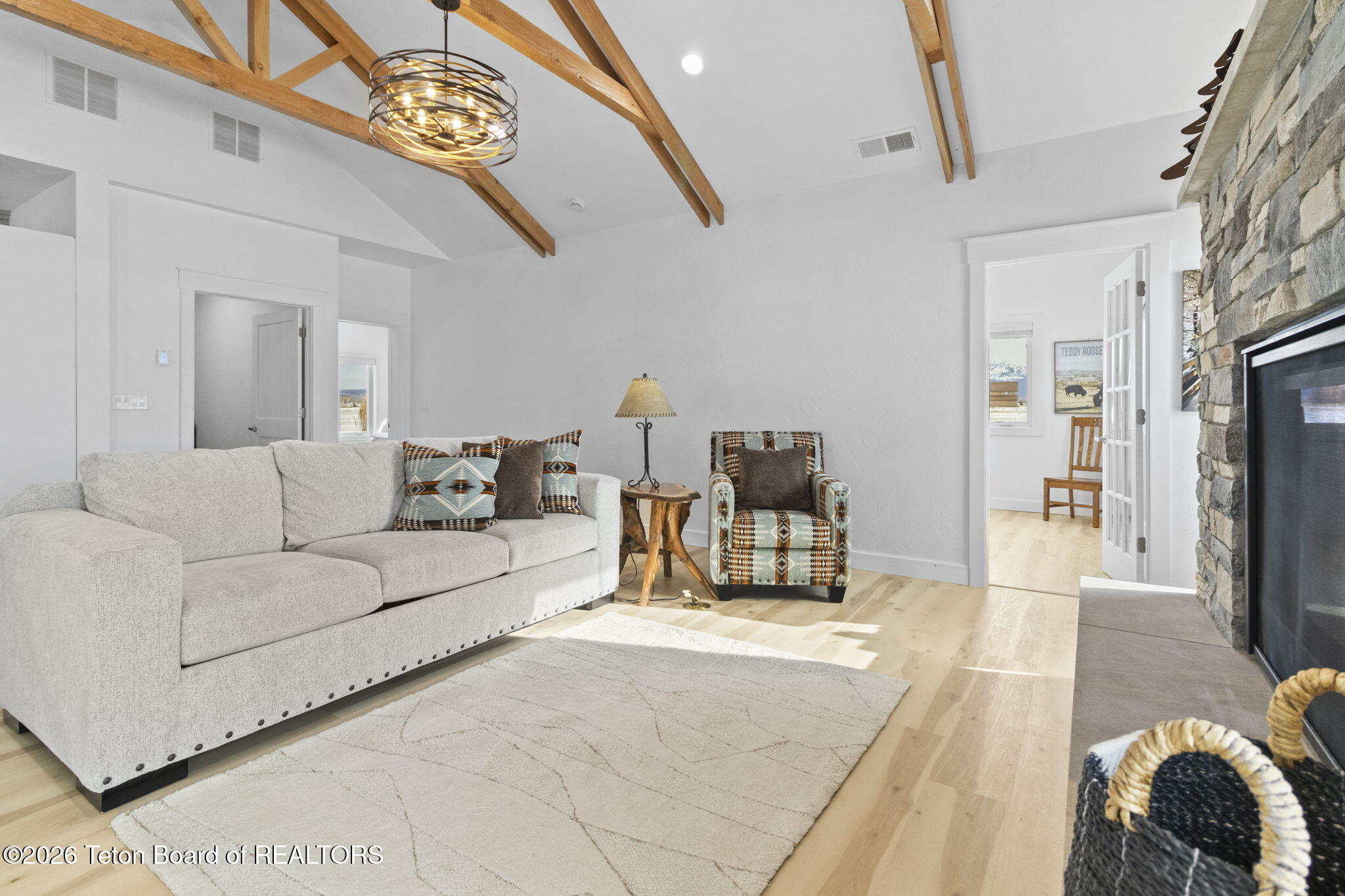 4433 LOS PINOS Drive