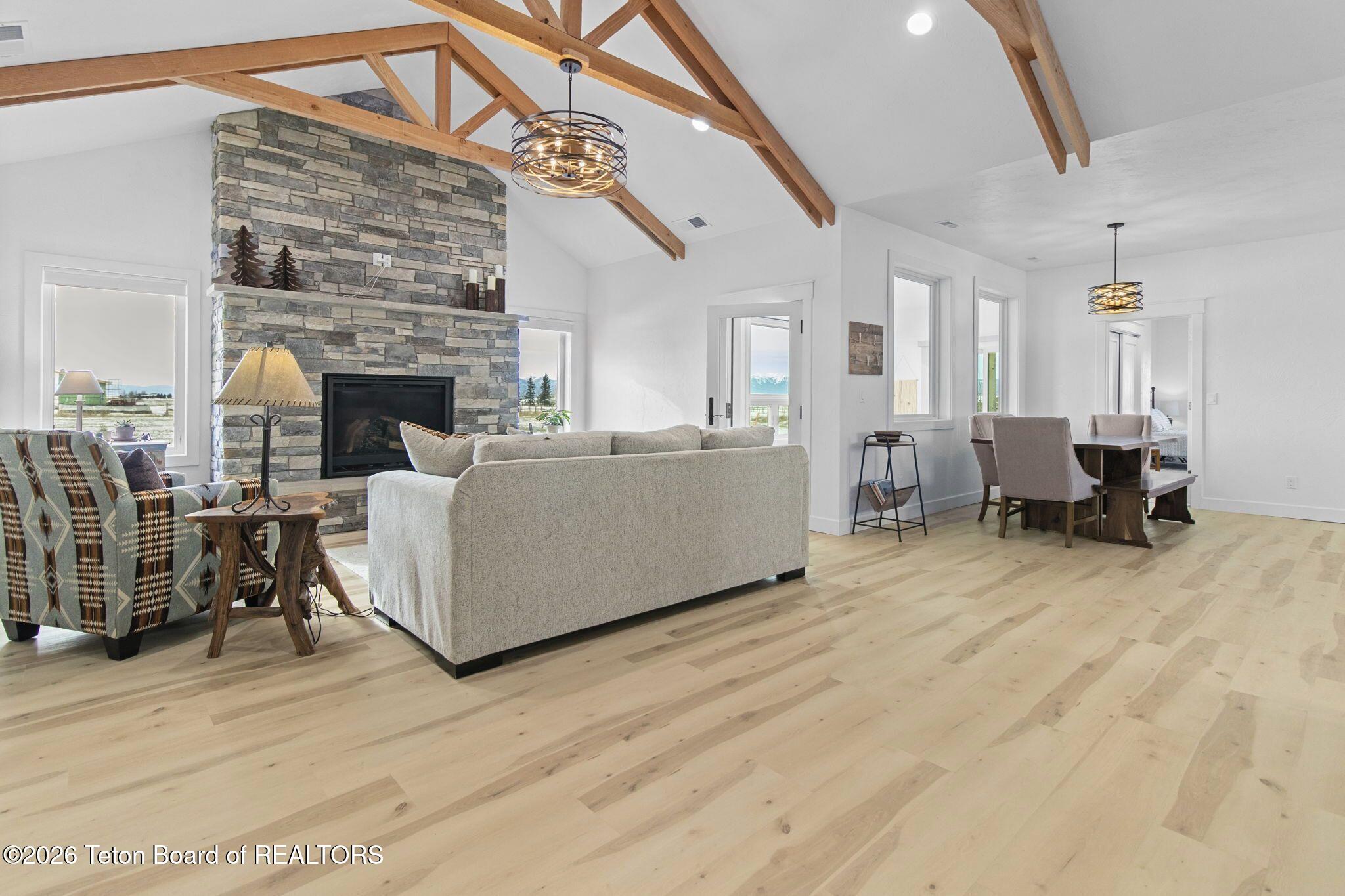 4433 LOS PINOS Drive