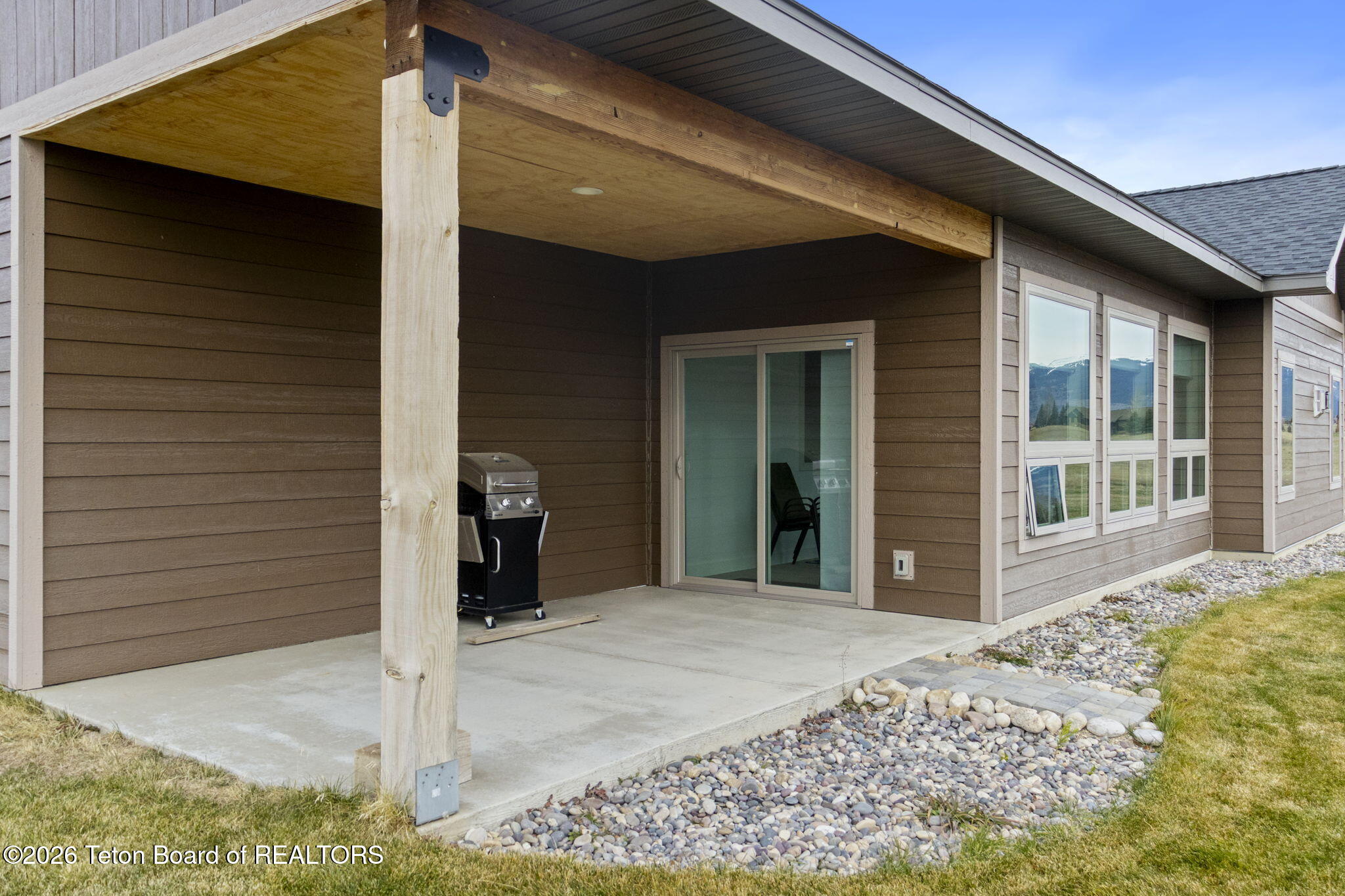 4433 LOS PINOS Drive