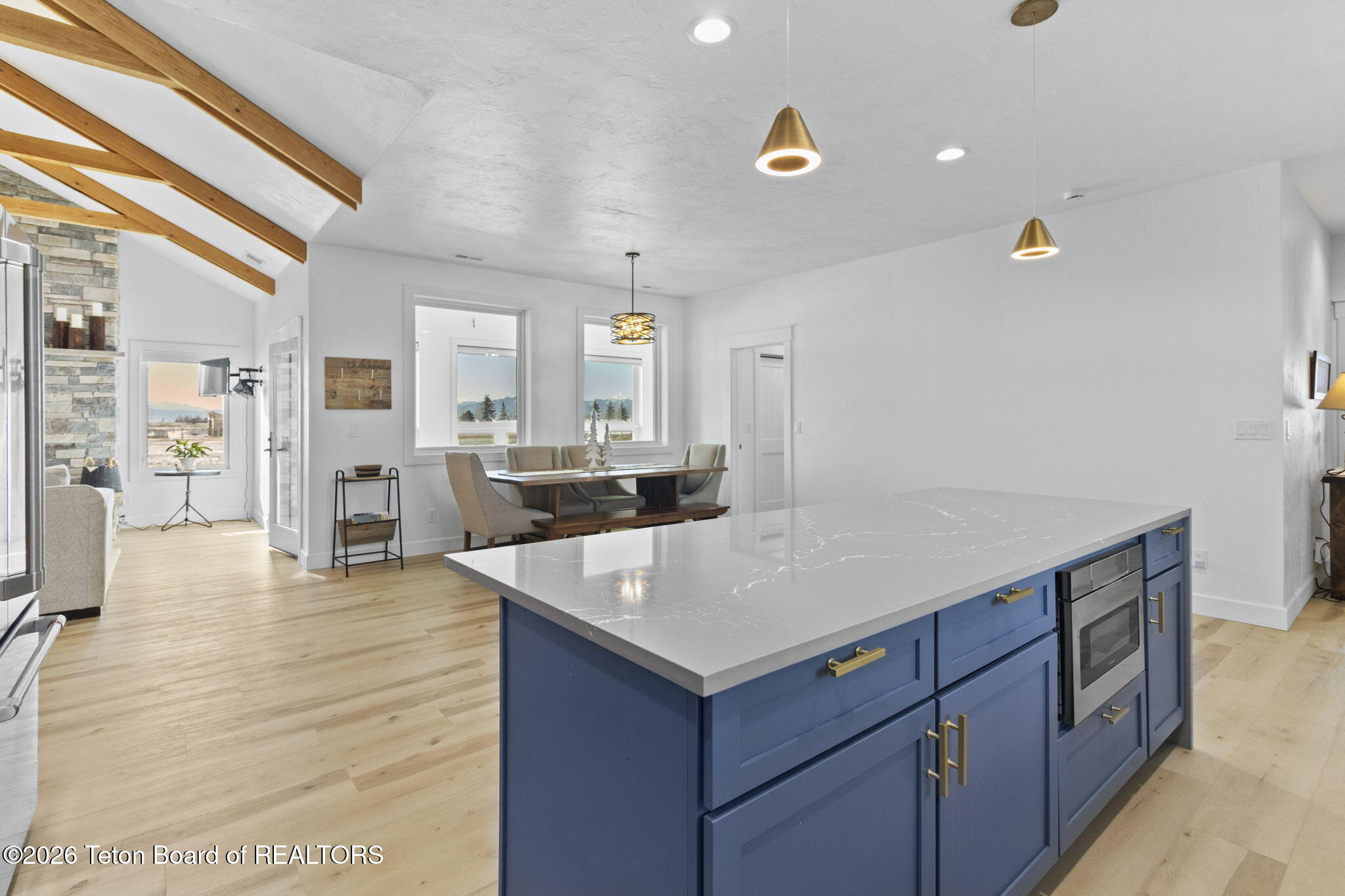 4433 LOS PINOS Drive