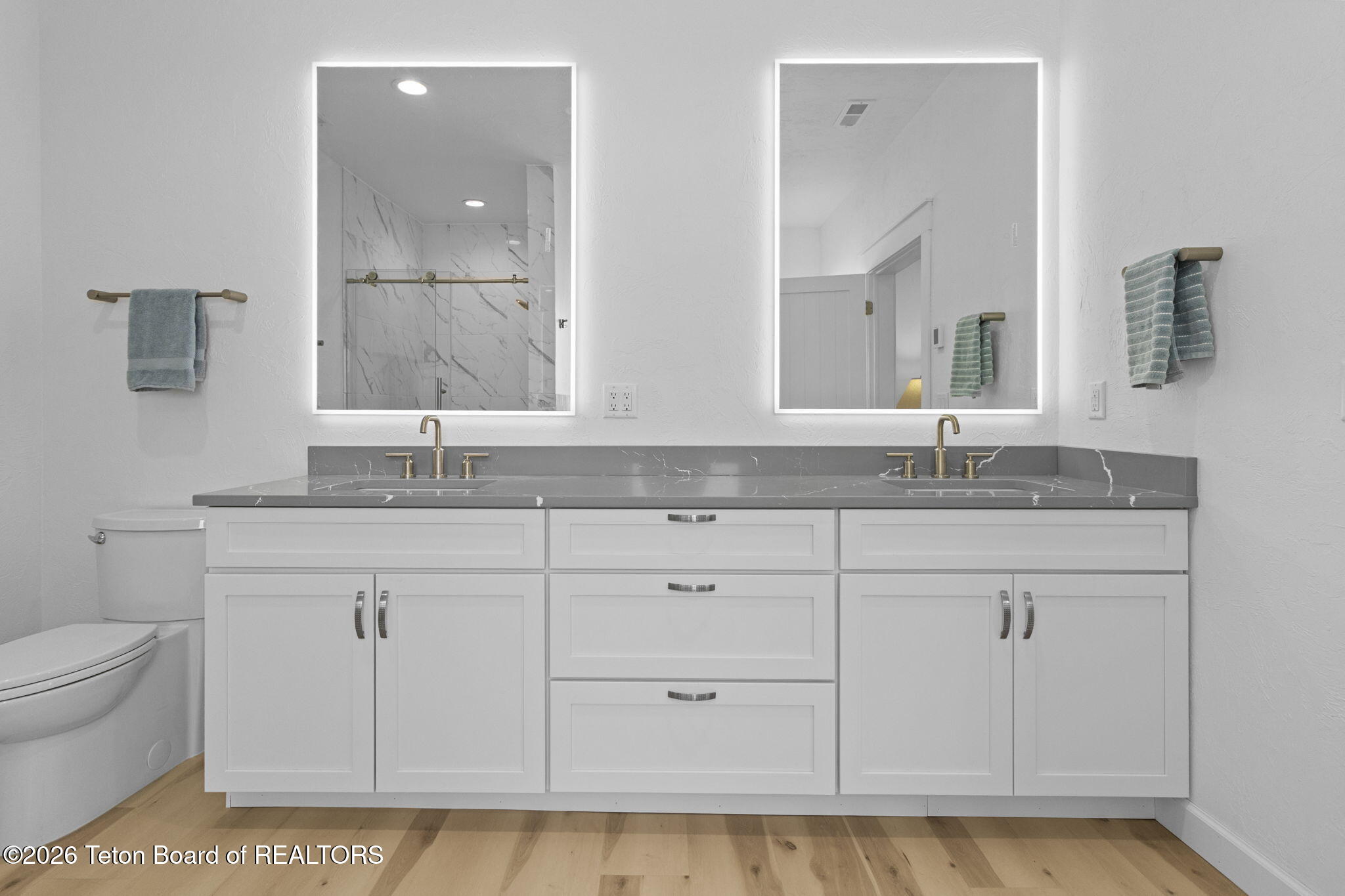 4433 LOS PINOS Drive