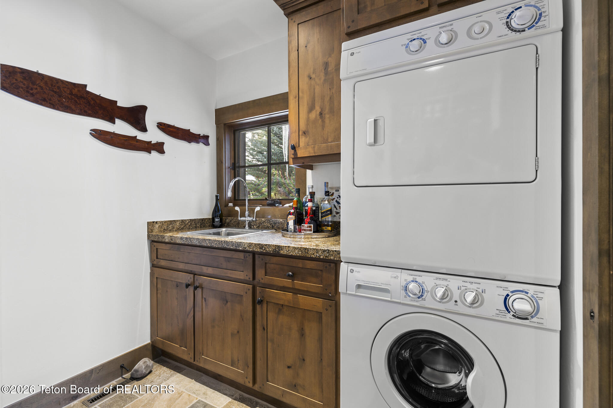 6025 N SILVERBERRY Lane