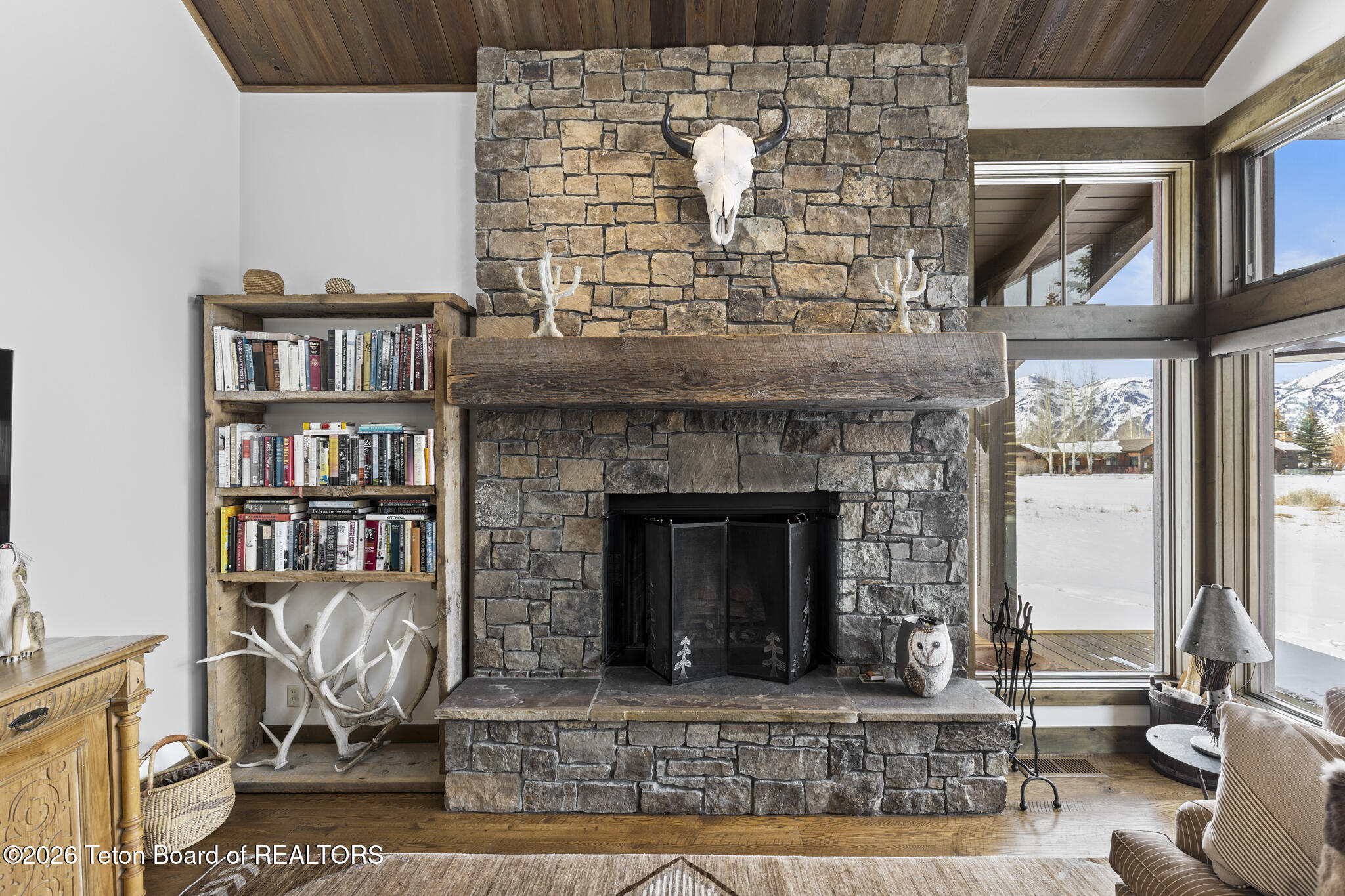 6025 N SILVERBERRY Lane