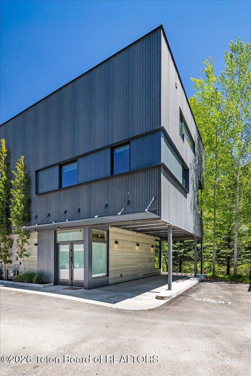 1224 S HIGHWAY 89