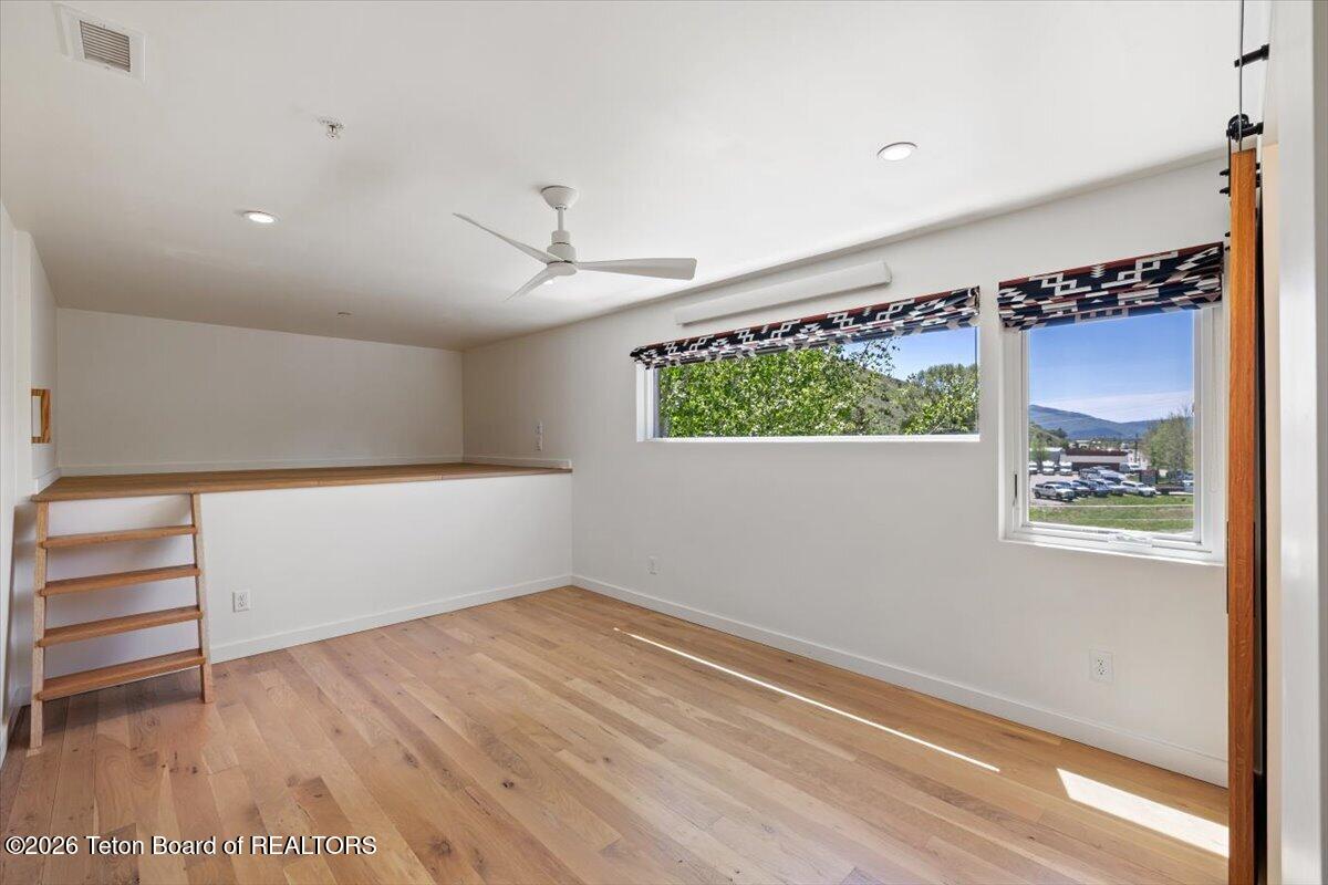 1224 S HIGHWAY 89