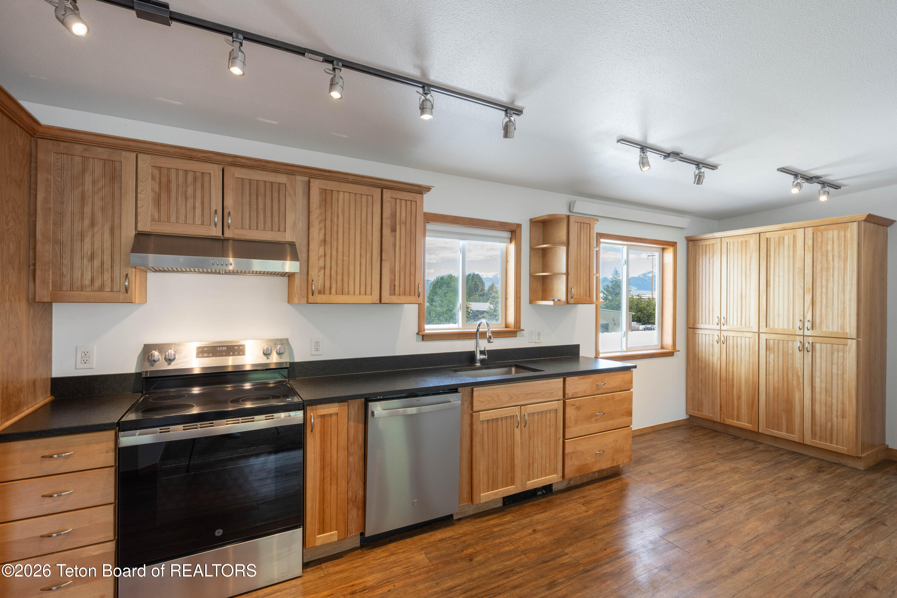 535 W DEER Drive 602