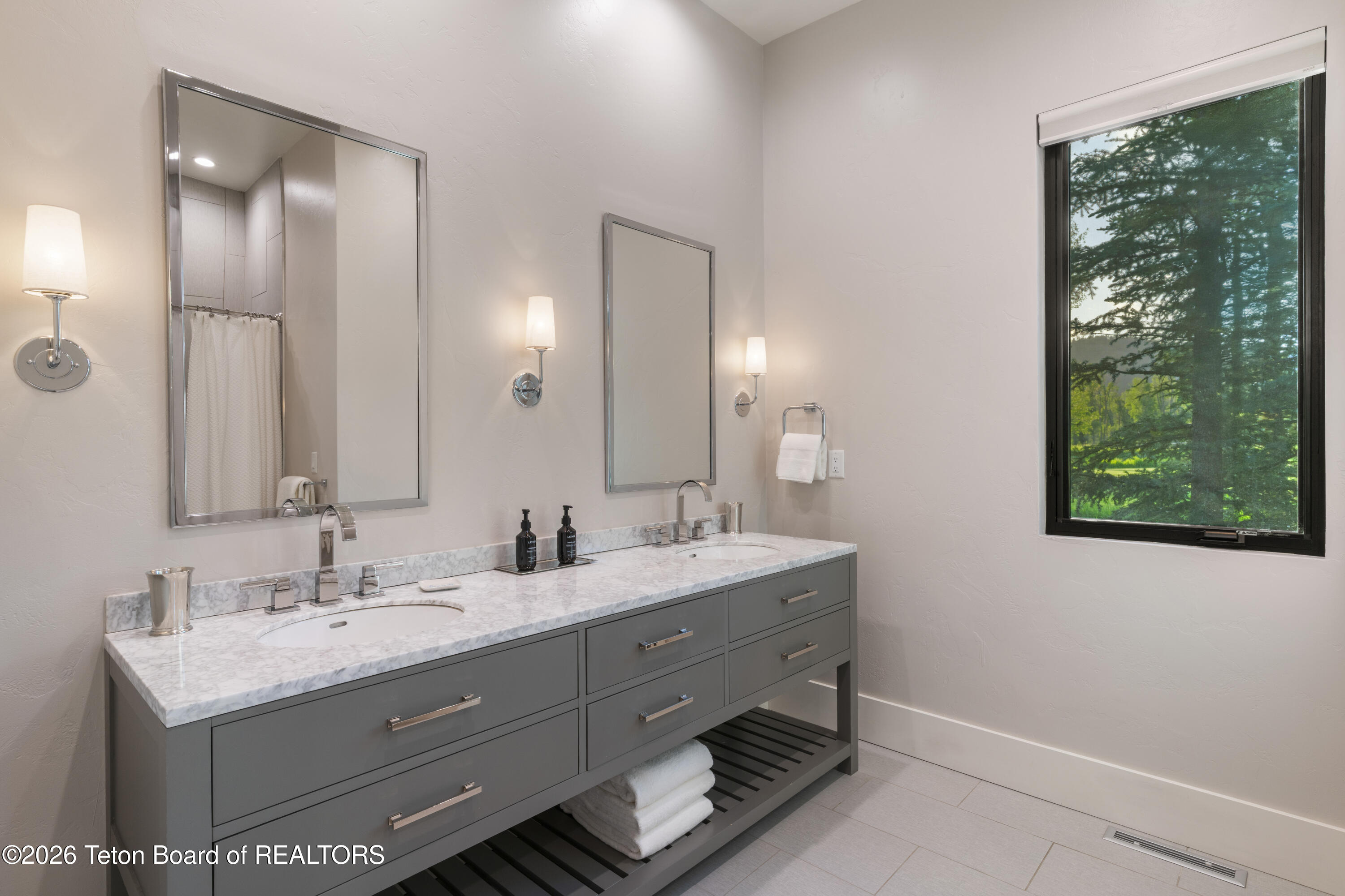 14185 S TIPPET Trail
