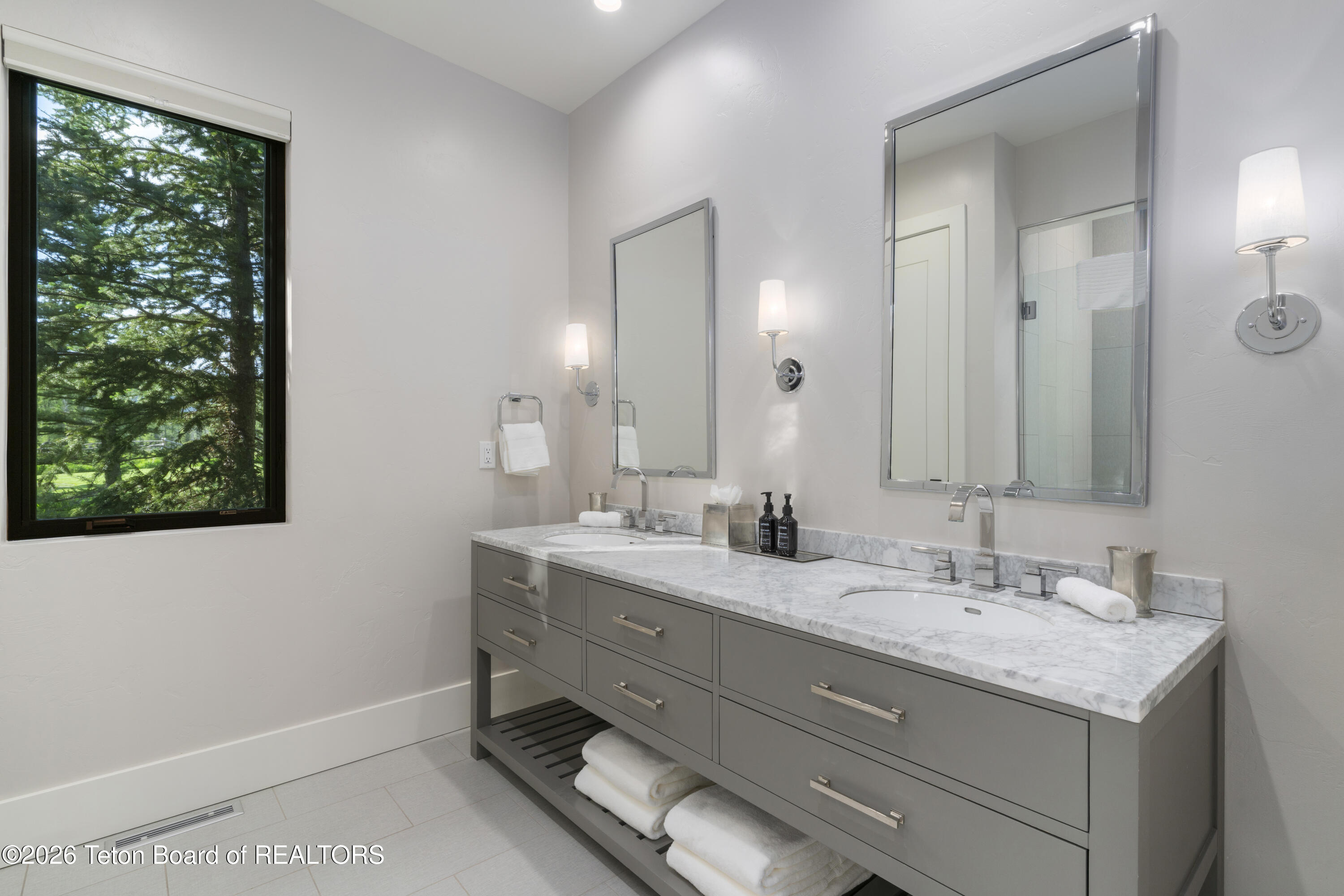 14185 S TIPPET Trail