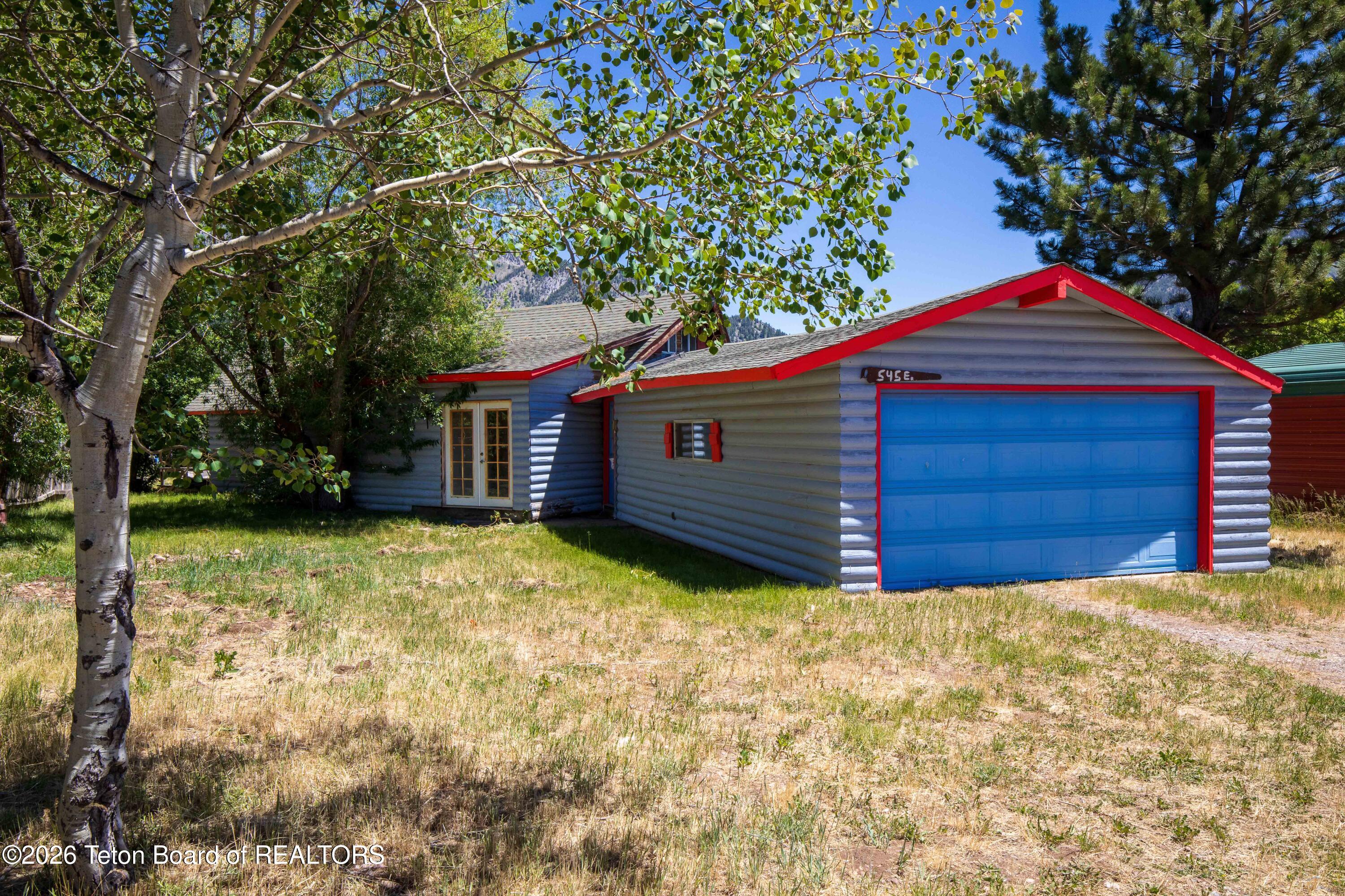 545 E COTTAGE Lane