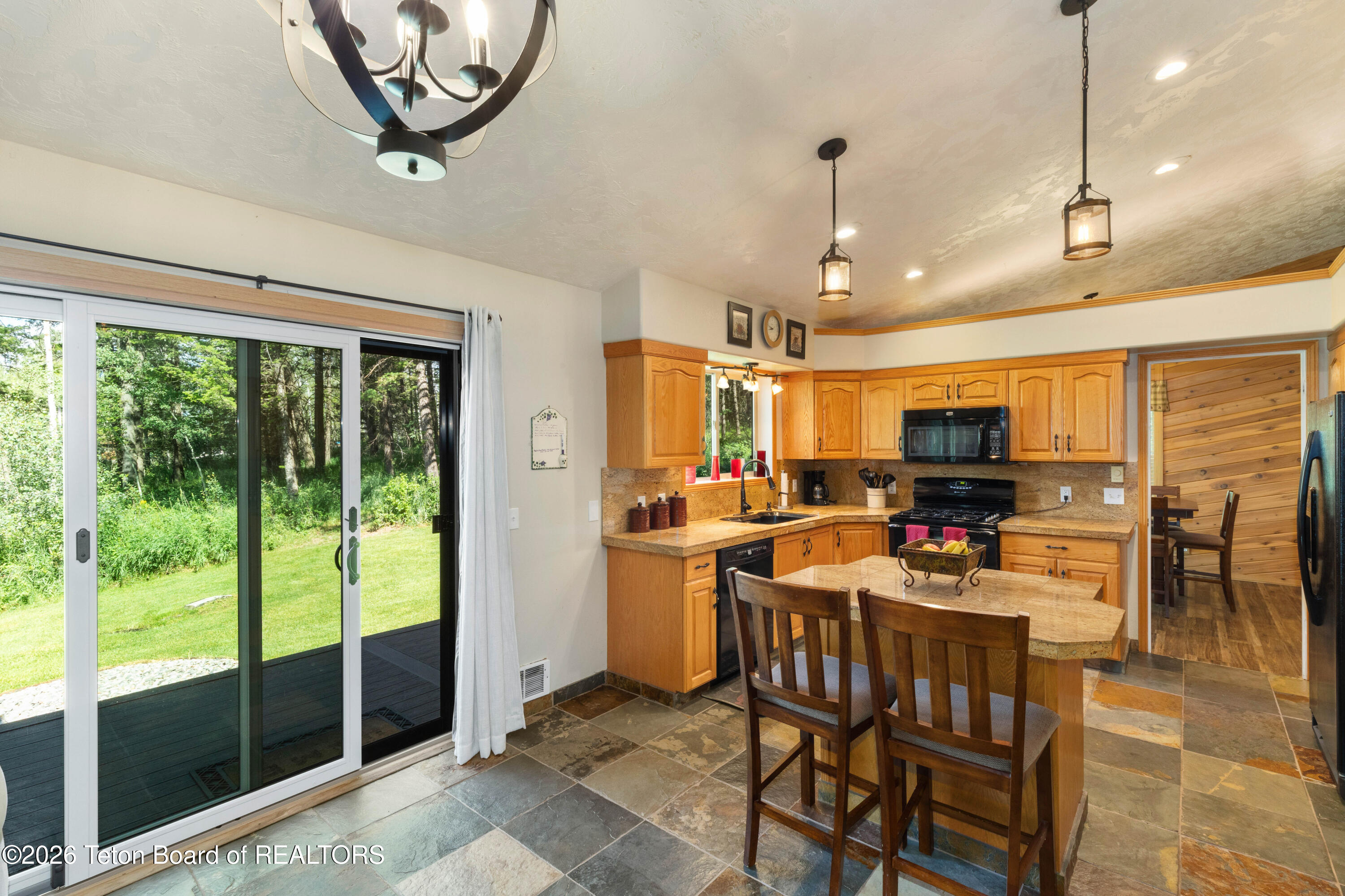 67 HILLSIDE Circle