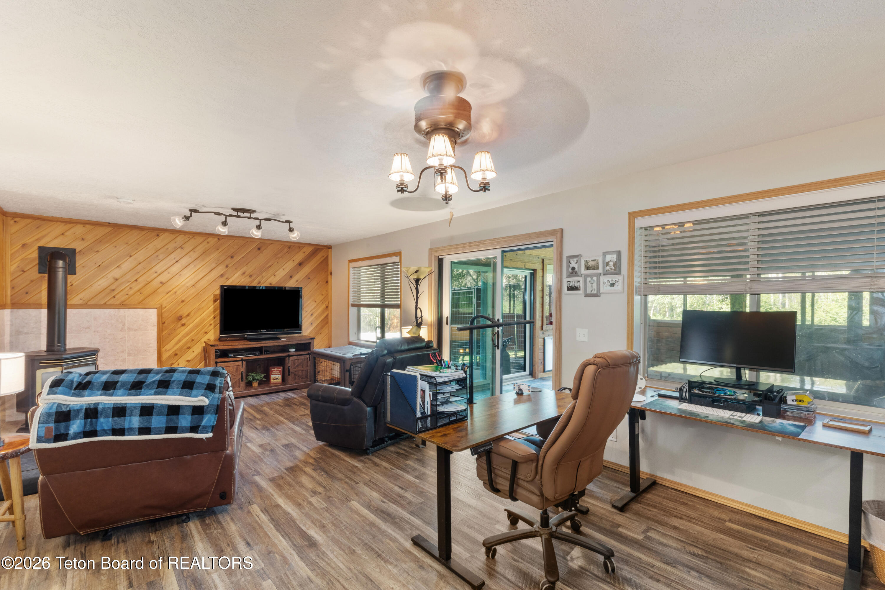 67 HILLSIDE Circle