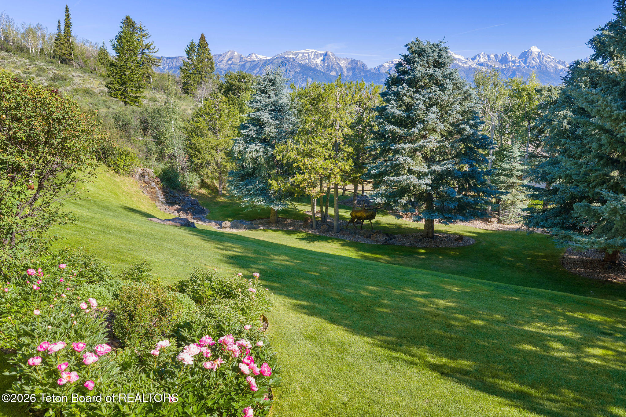 1095 GRAND VIEW Road