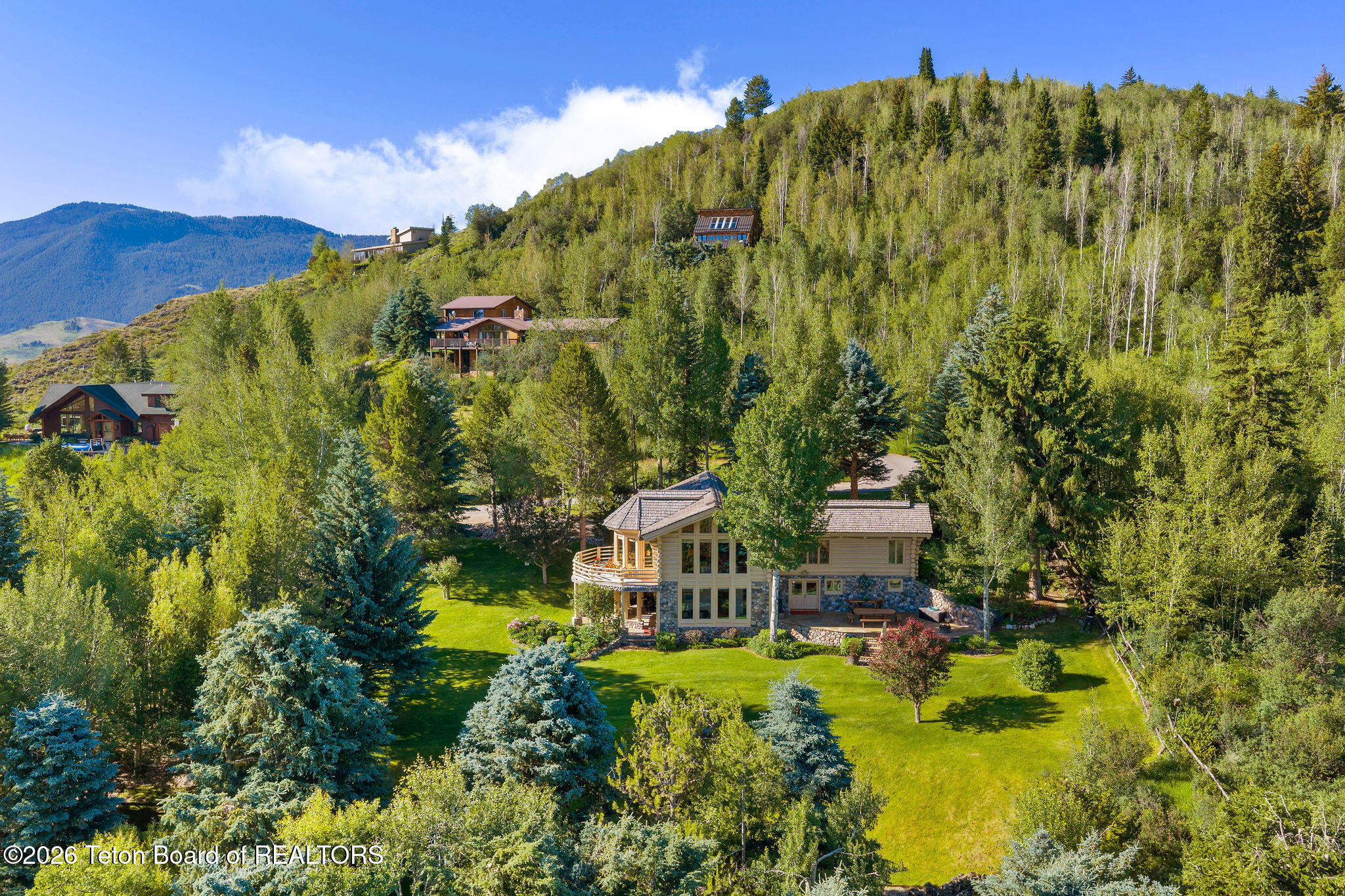 1095 GRAND VIEW Road