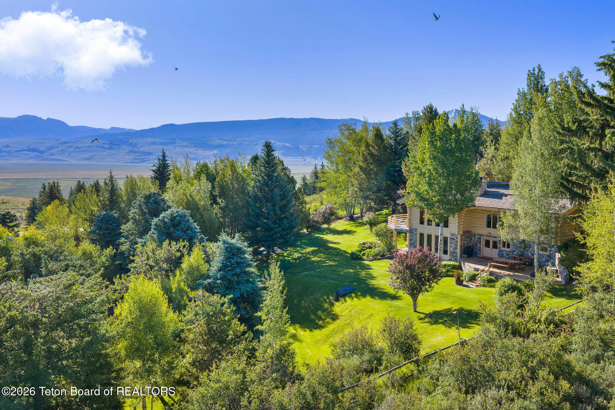1095 GRAND VIEW Road