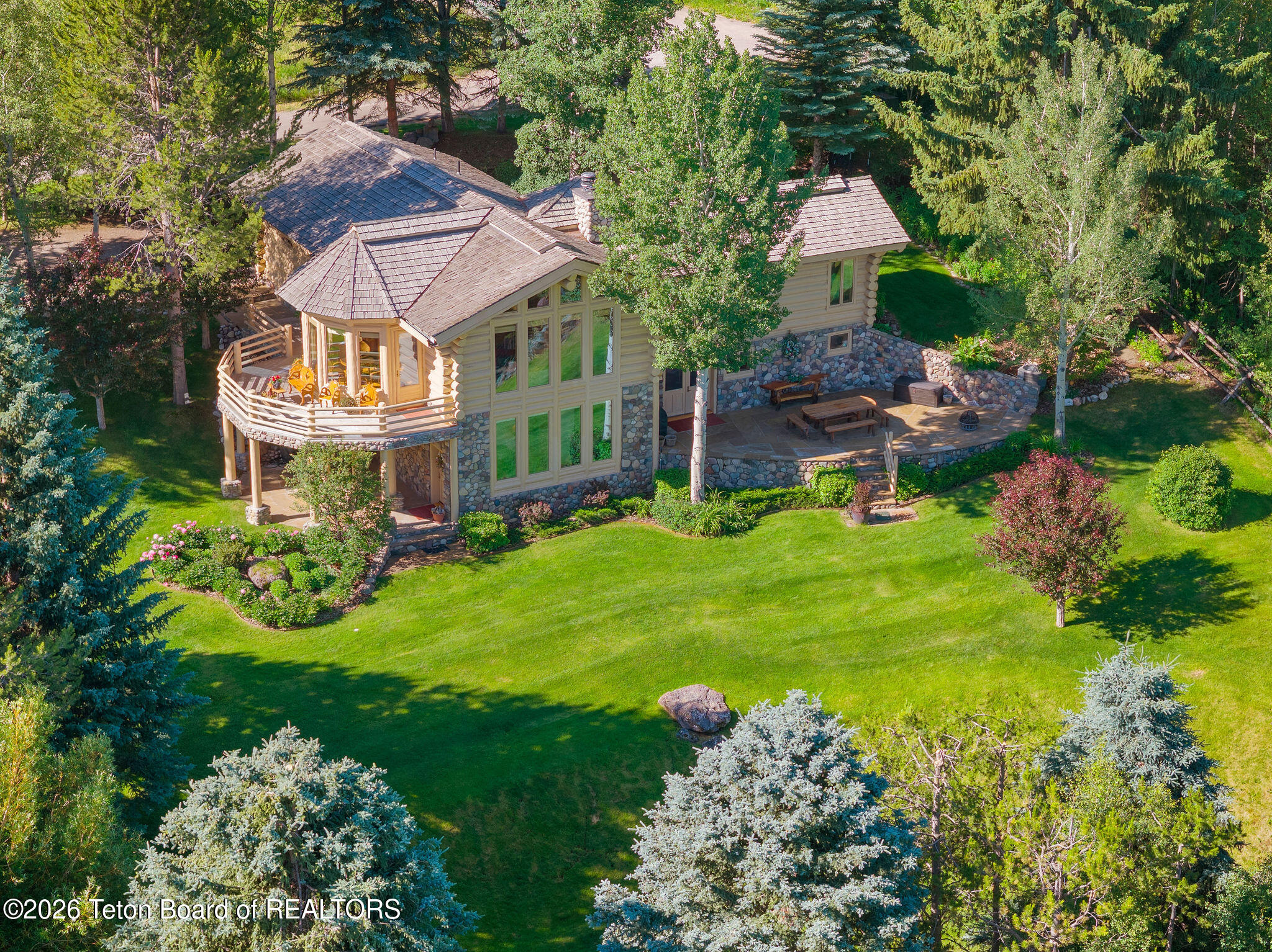 1095 GRAND VIEW Road