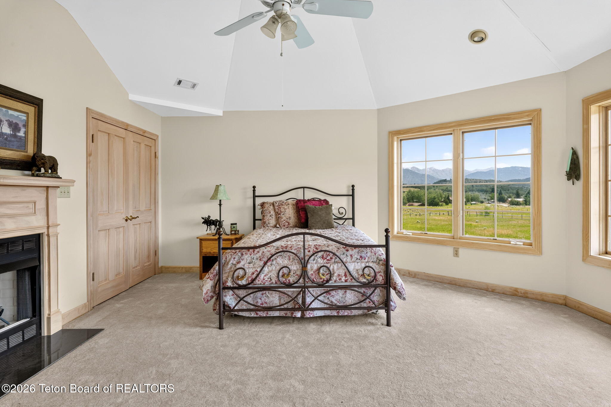 1287 DUFFIN Circle