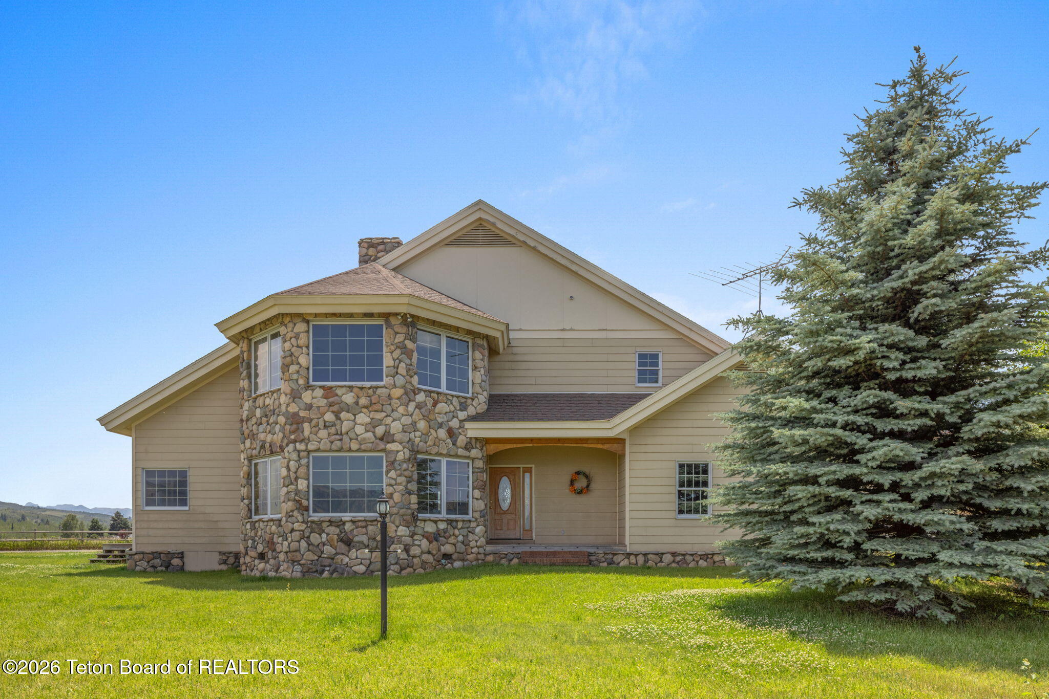 1287 DUFFIN Circle