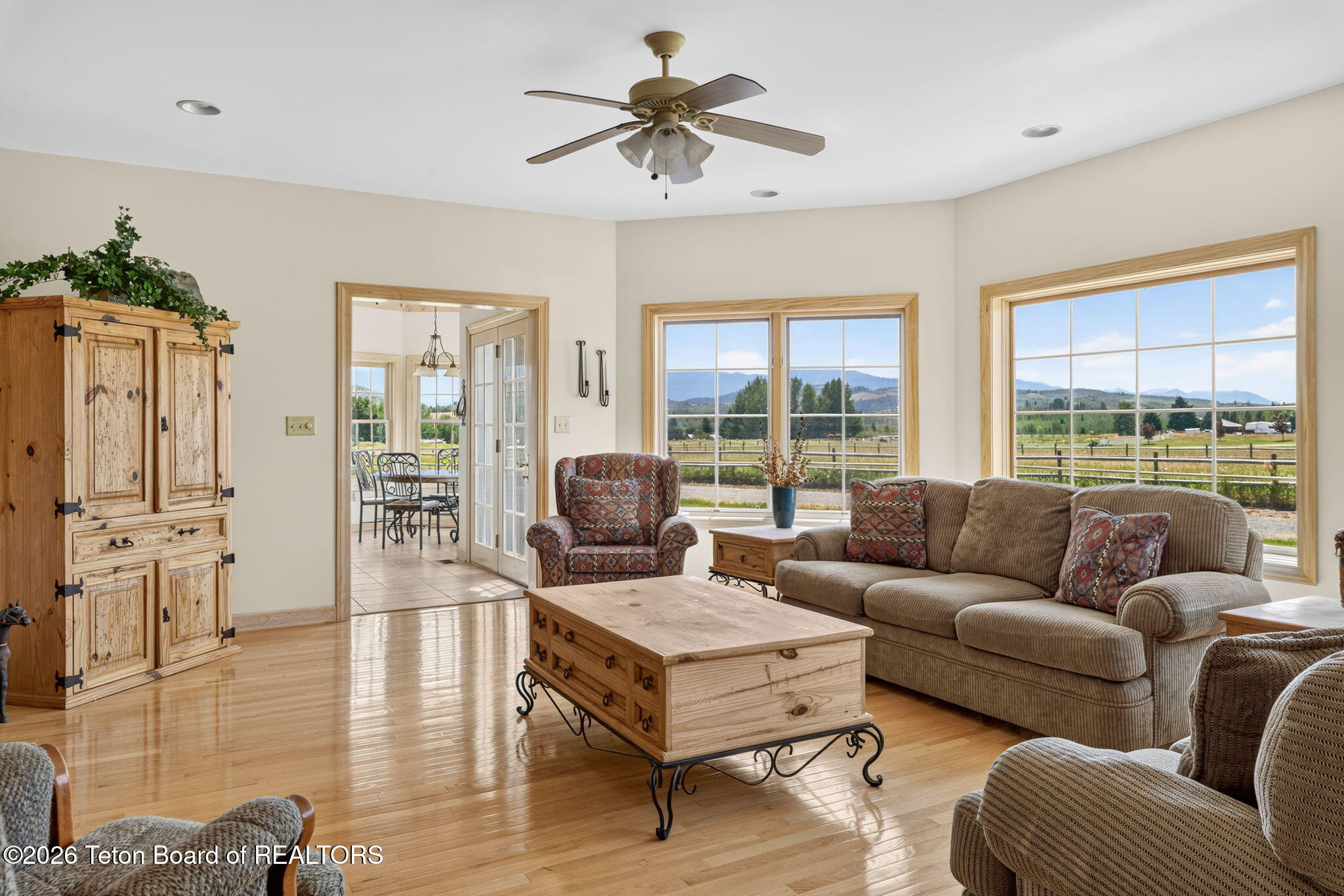 1287 DUFFIN Circle