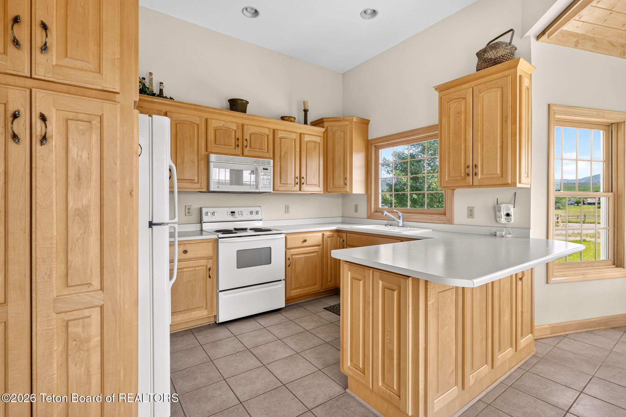 1287 DUFFIN Circle