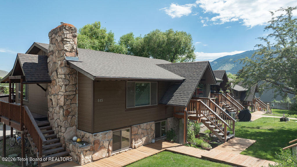 445 ASPEN Drive