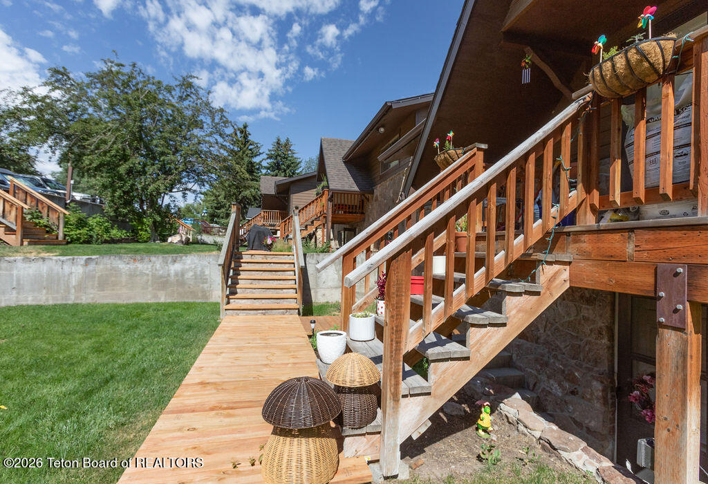 445 ASPEN Drive