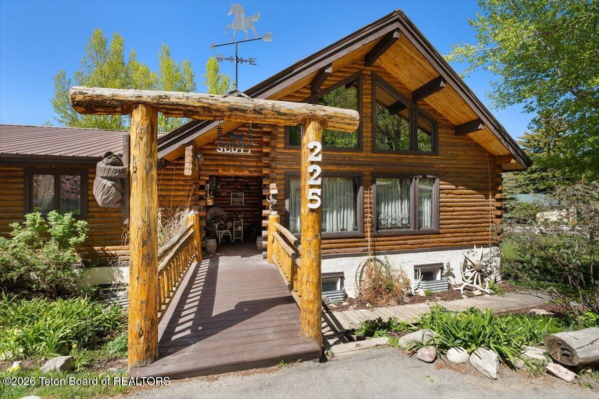 225 PINE Drive