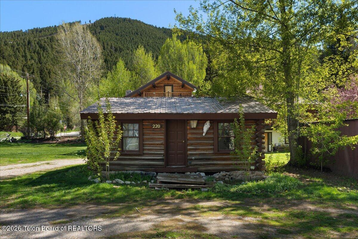 225 PINE Drive