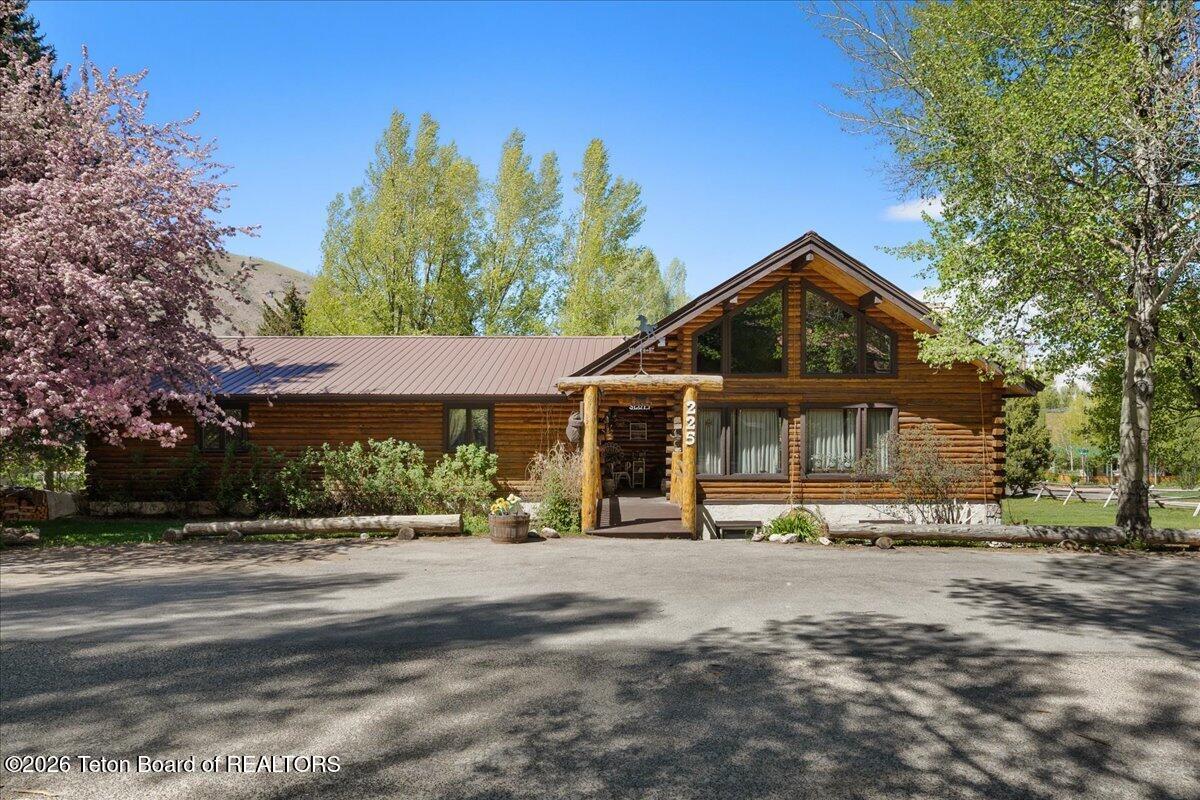 225 PINE Drive