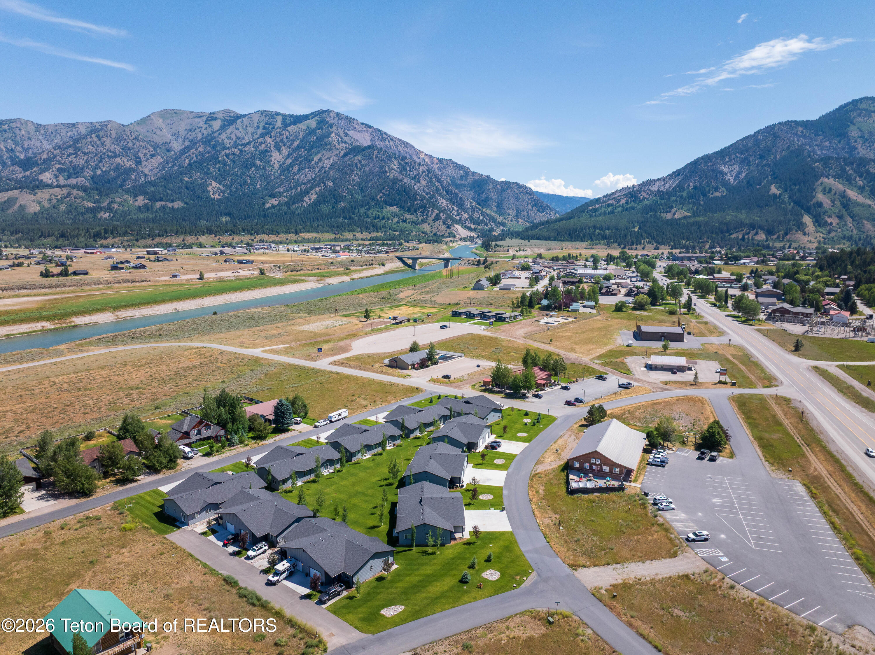275 RIVER VIEW Circle 1