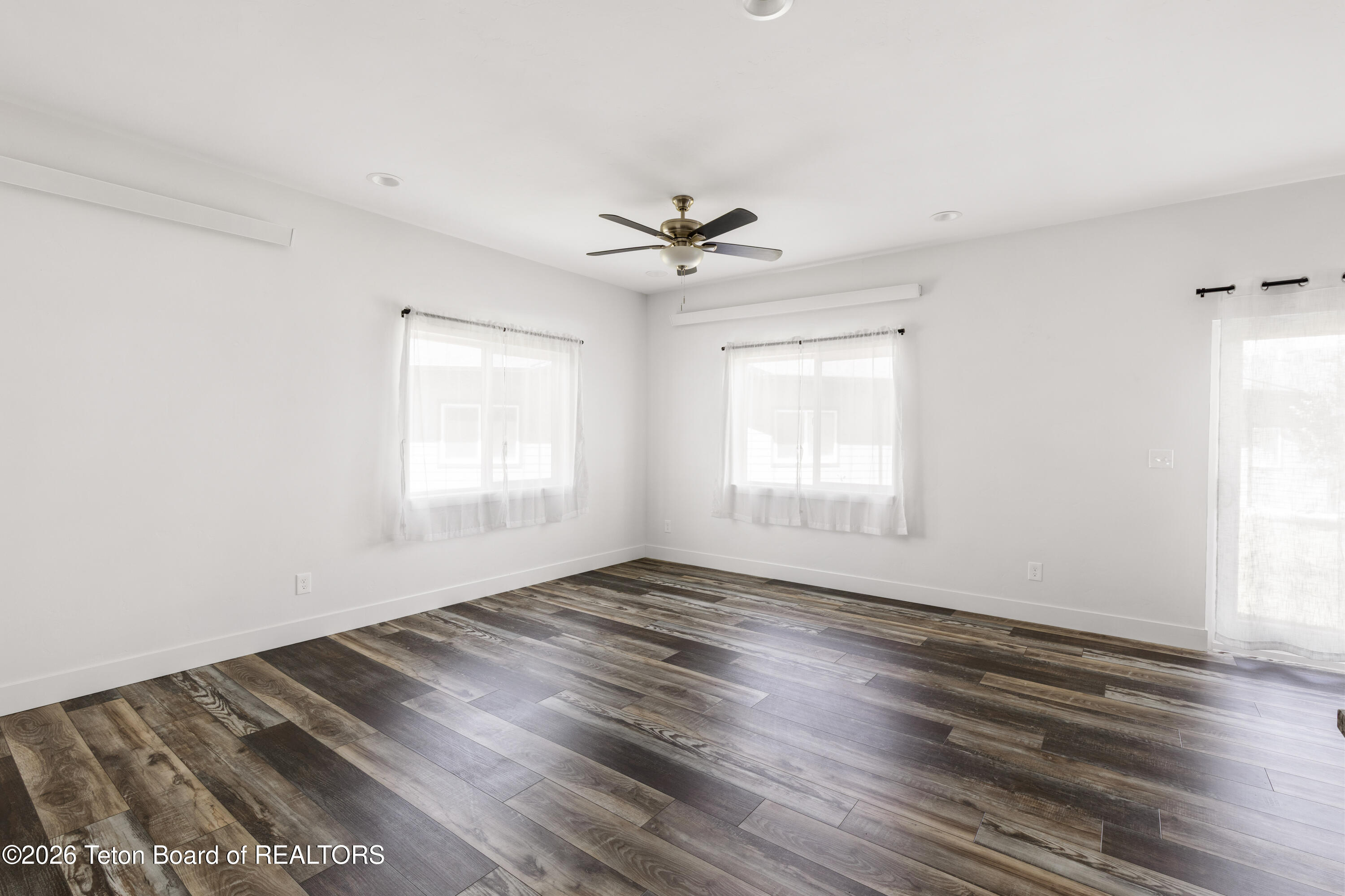 275 RIVER VIEW Circle 1