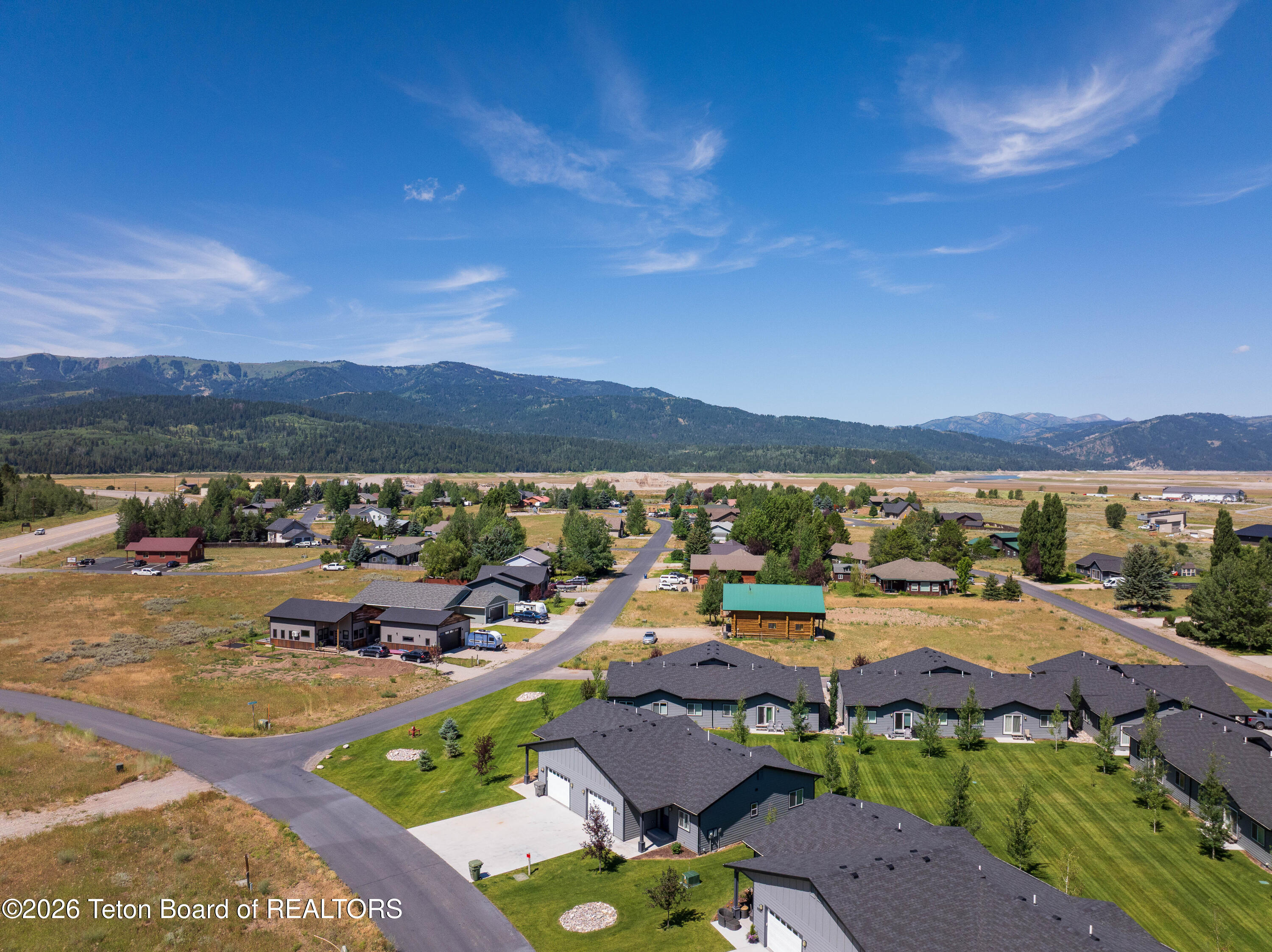 275 RIVER VIEW Circle 1