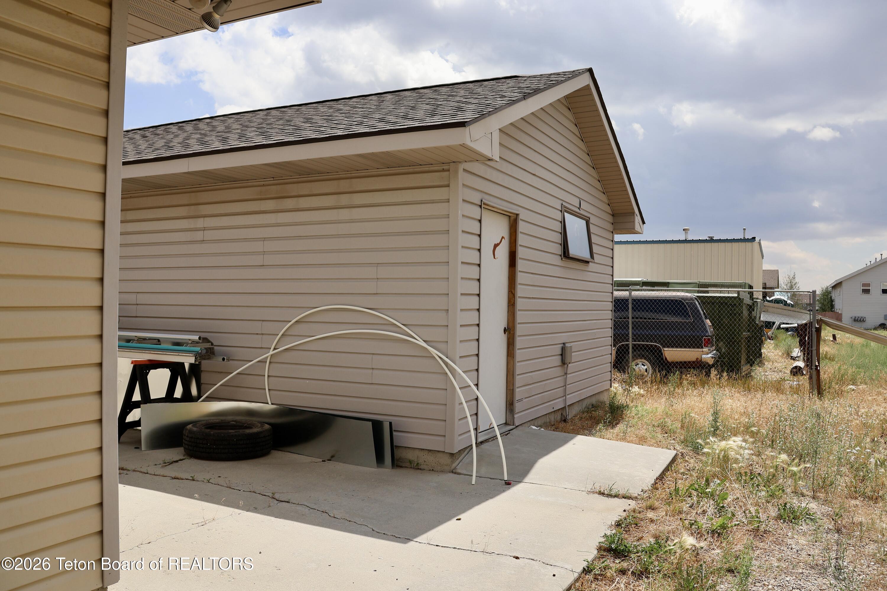 120 COLE Avenue