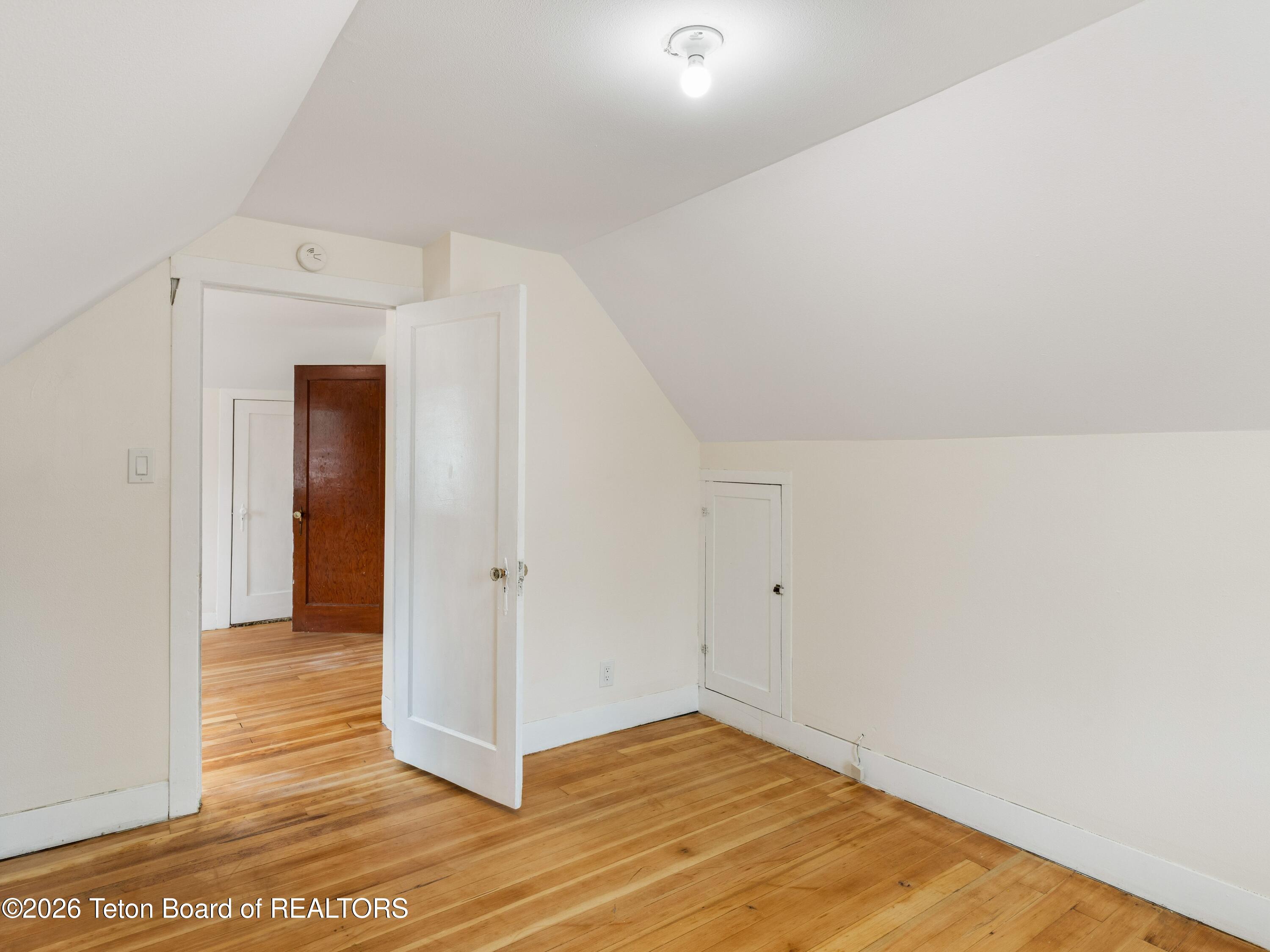 62 W 4TH Avenue
