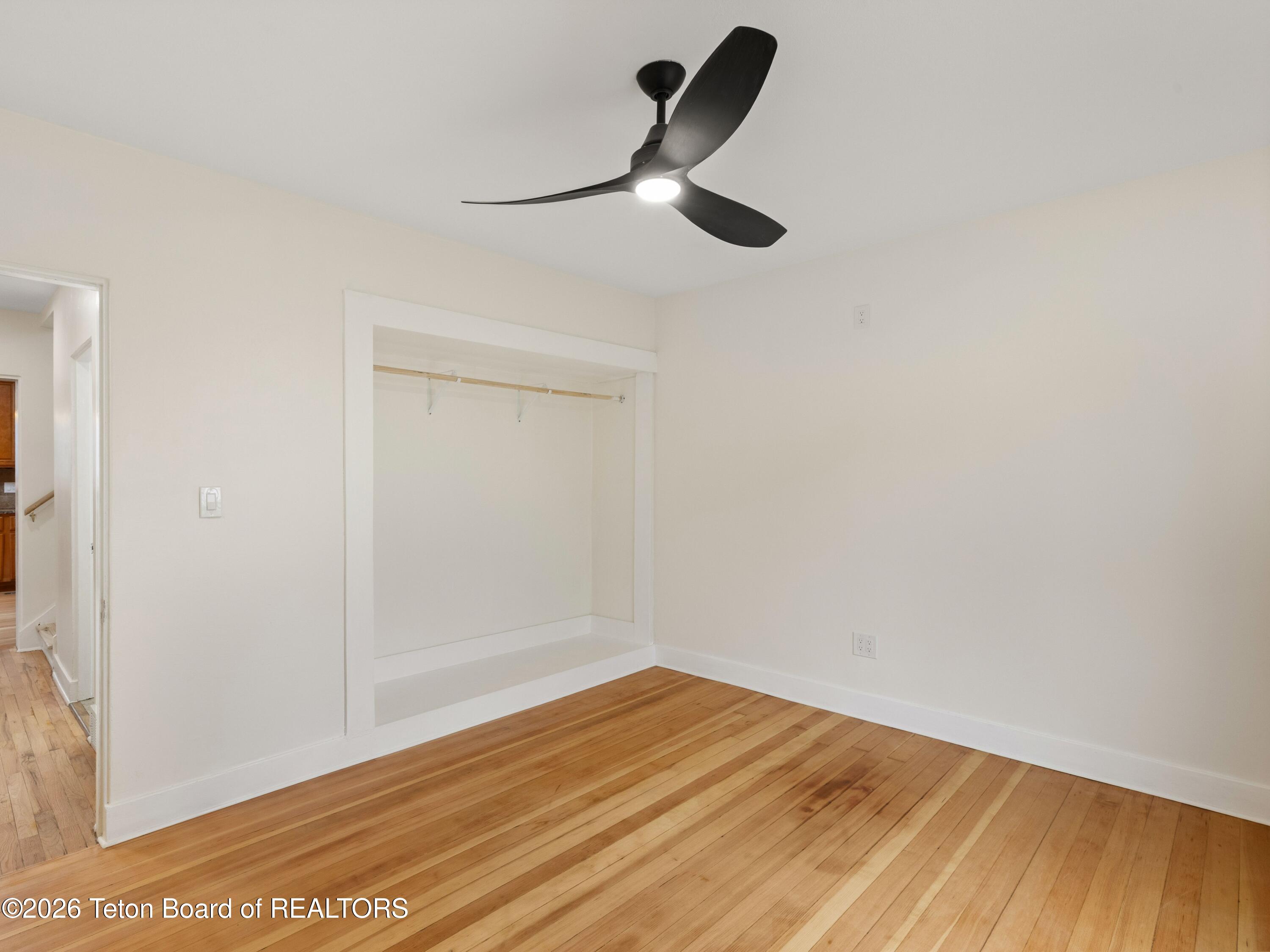 62 W 4TH Avenue