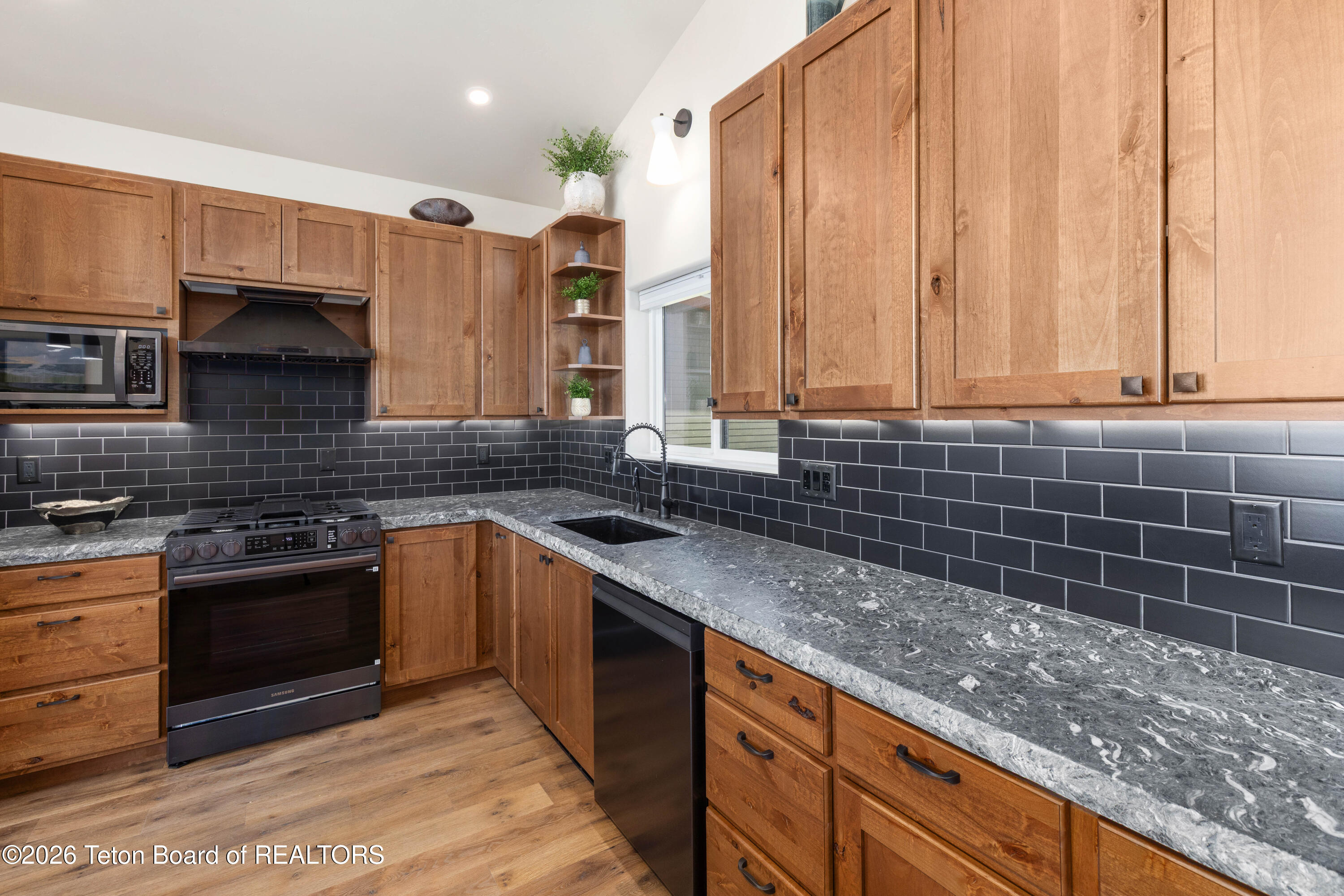 149 ALPINE MEADOW Loop