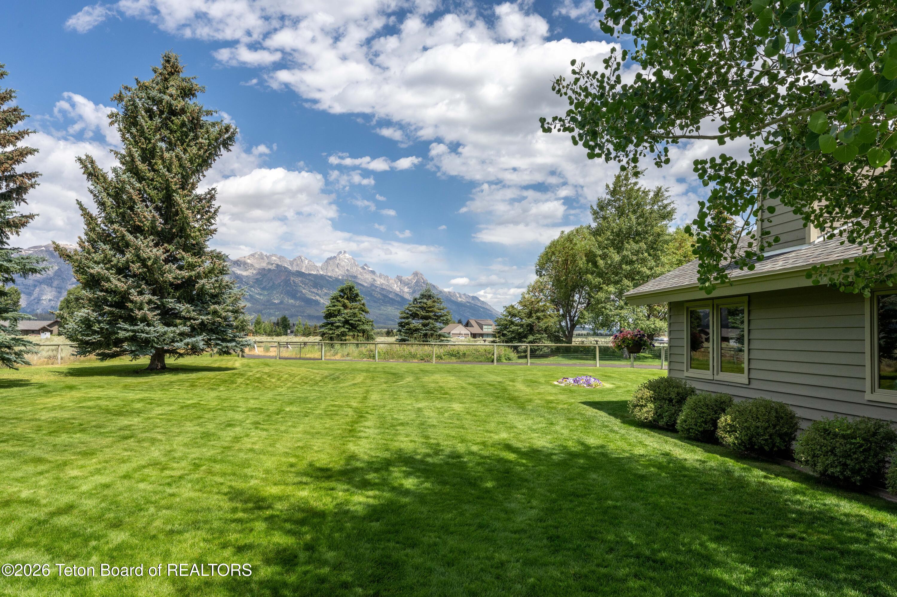 720 E TRAP CLUB Road