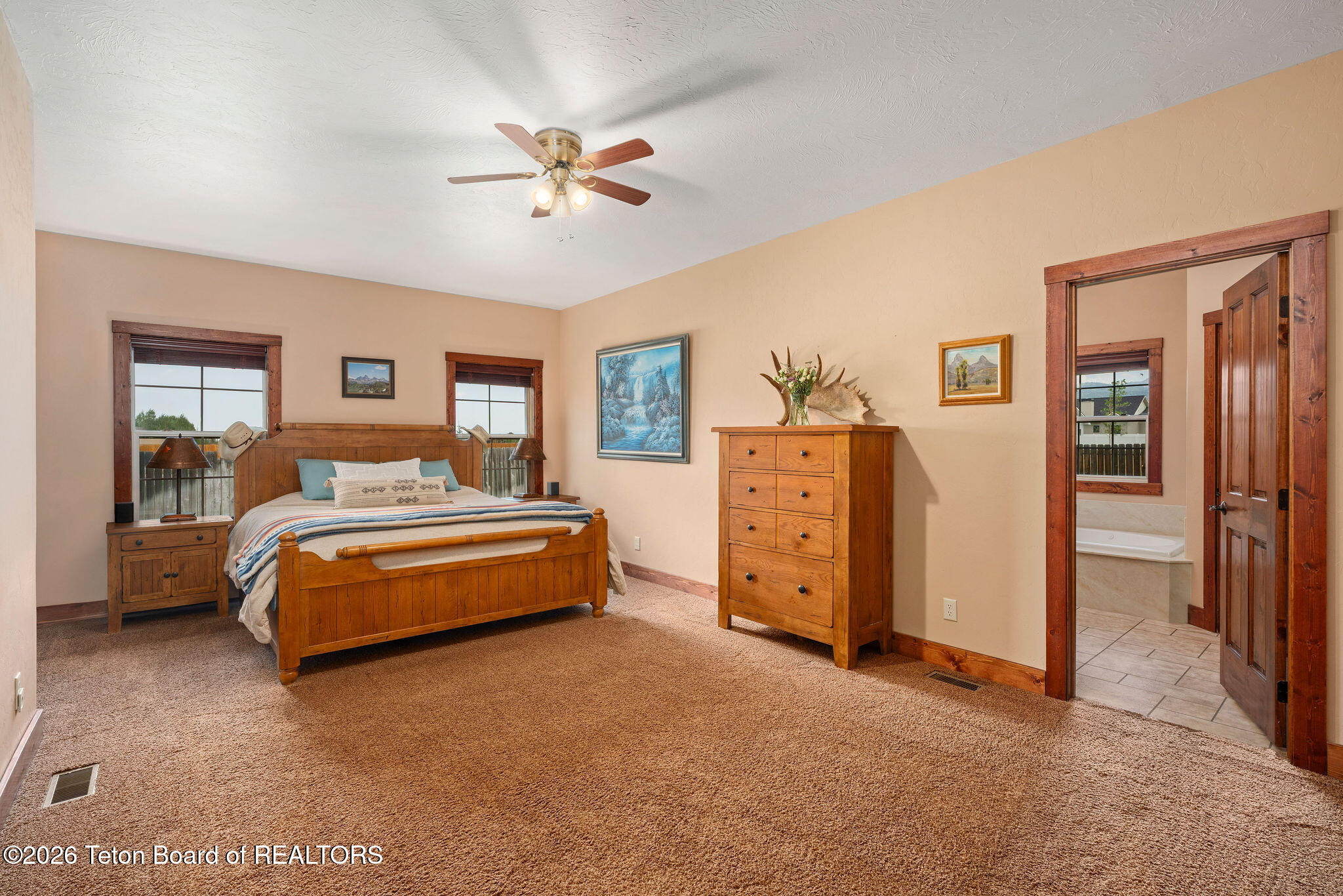 8841 AURORA Drive