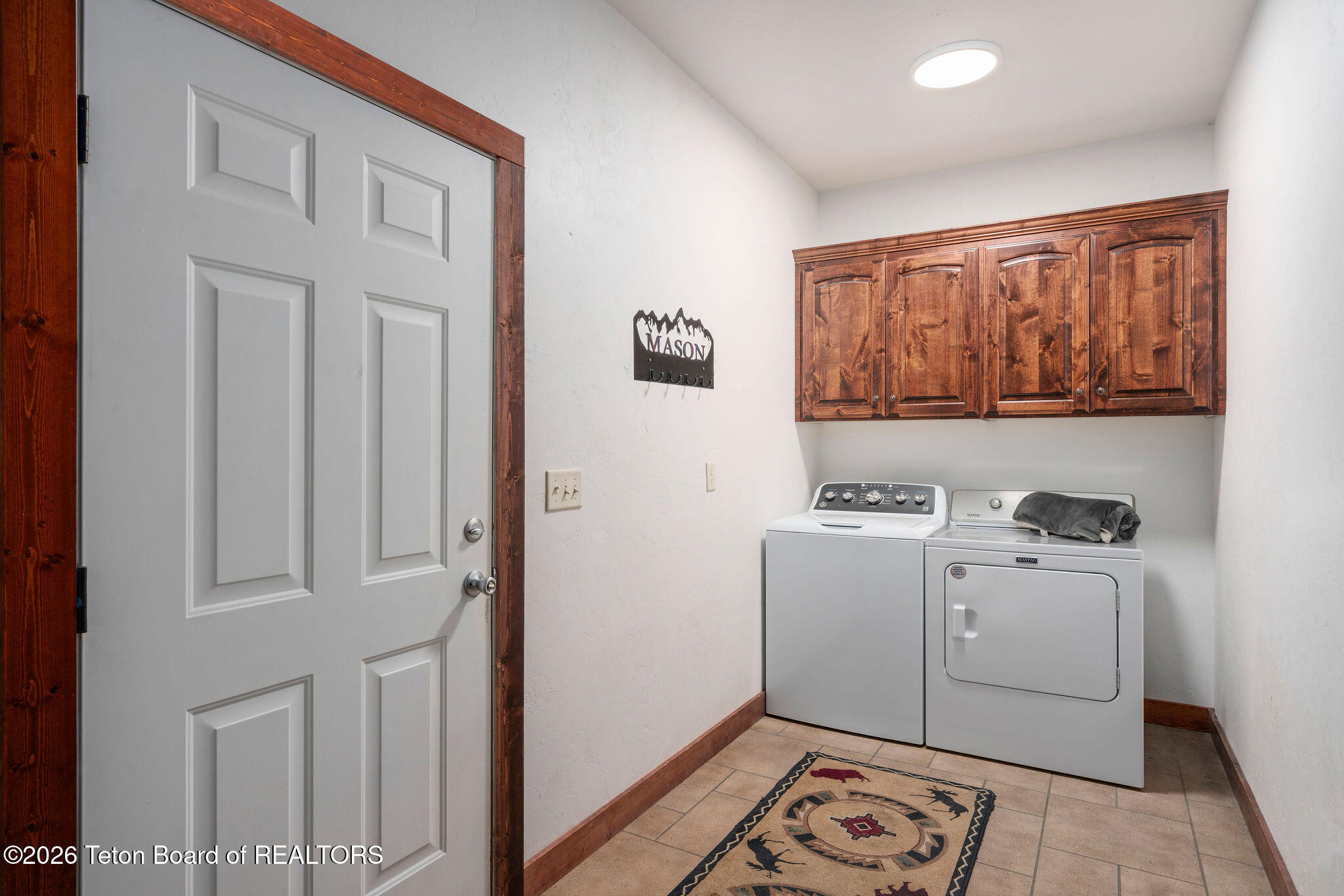 8841 AURORA Drive