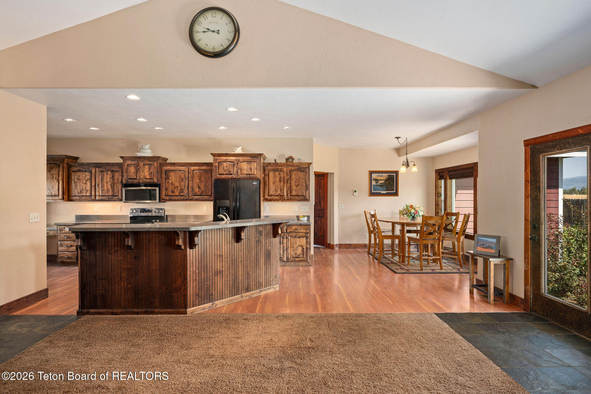 8841 AURORA Drive